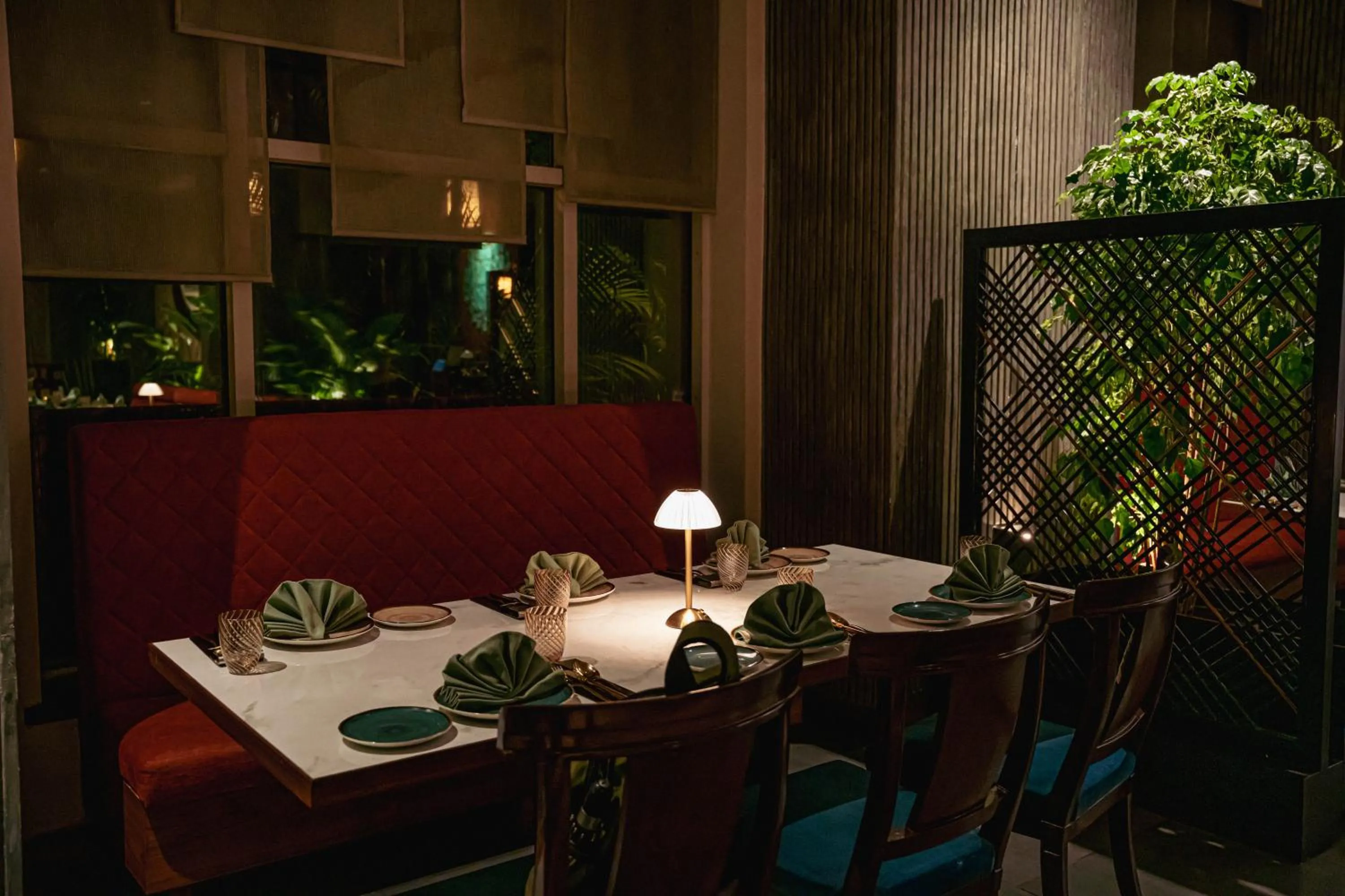 Restaurant/places to eat in Sheraton Grand Pune Bund Garden Hotel