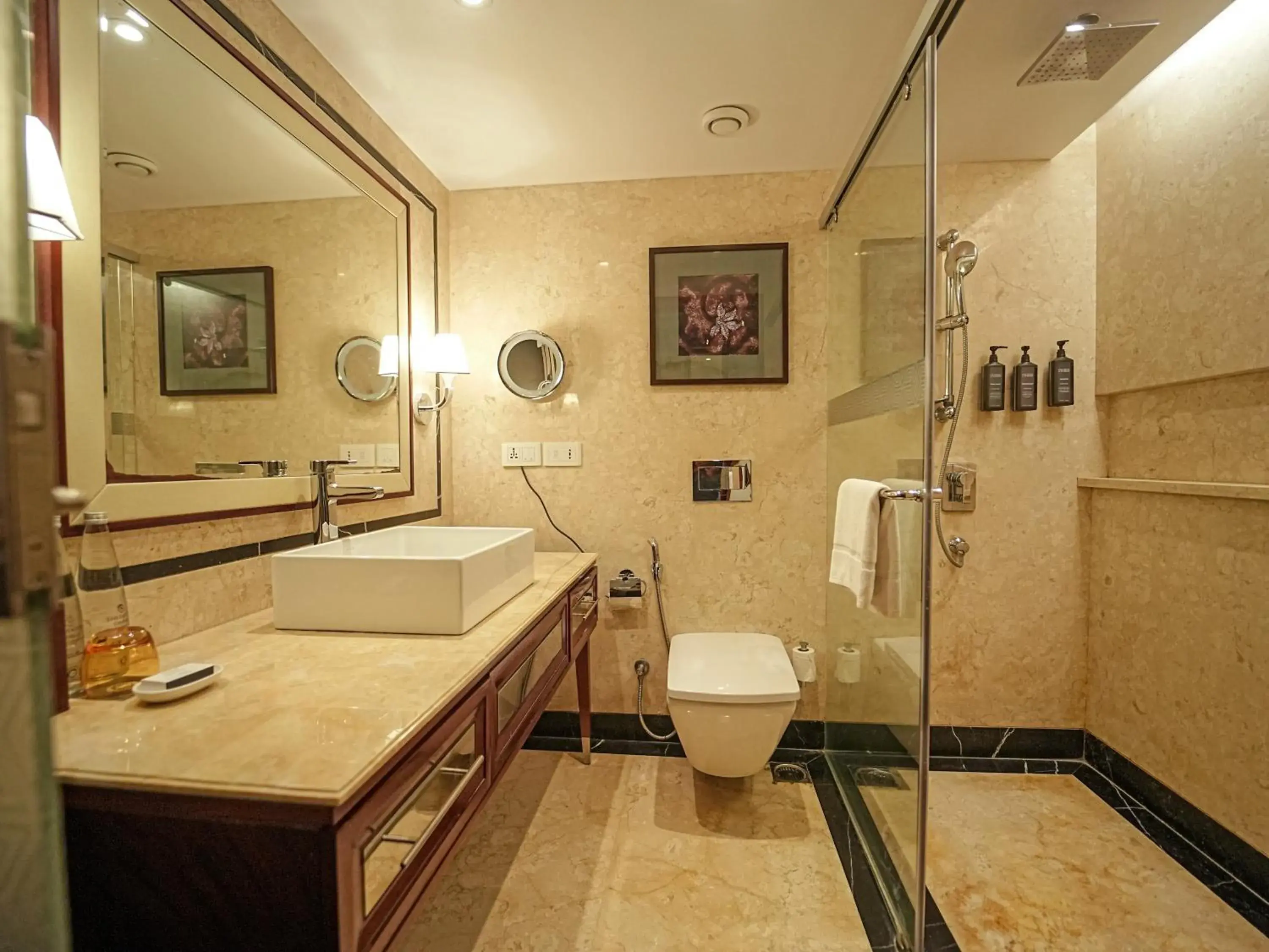 Executive King Suite Room with Lounge Access - Complimentary IMFL from 6pm to 8pm in Sheraton Grand Pune Bund Garden Hotel Executive King Suite Room with Lounge Access - Complimentary IMFL from 6pm to 8pm in Sheraton Grand Pune Bund Garden Hotel