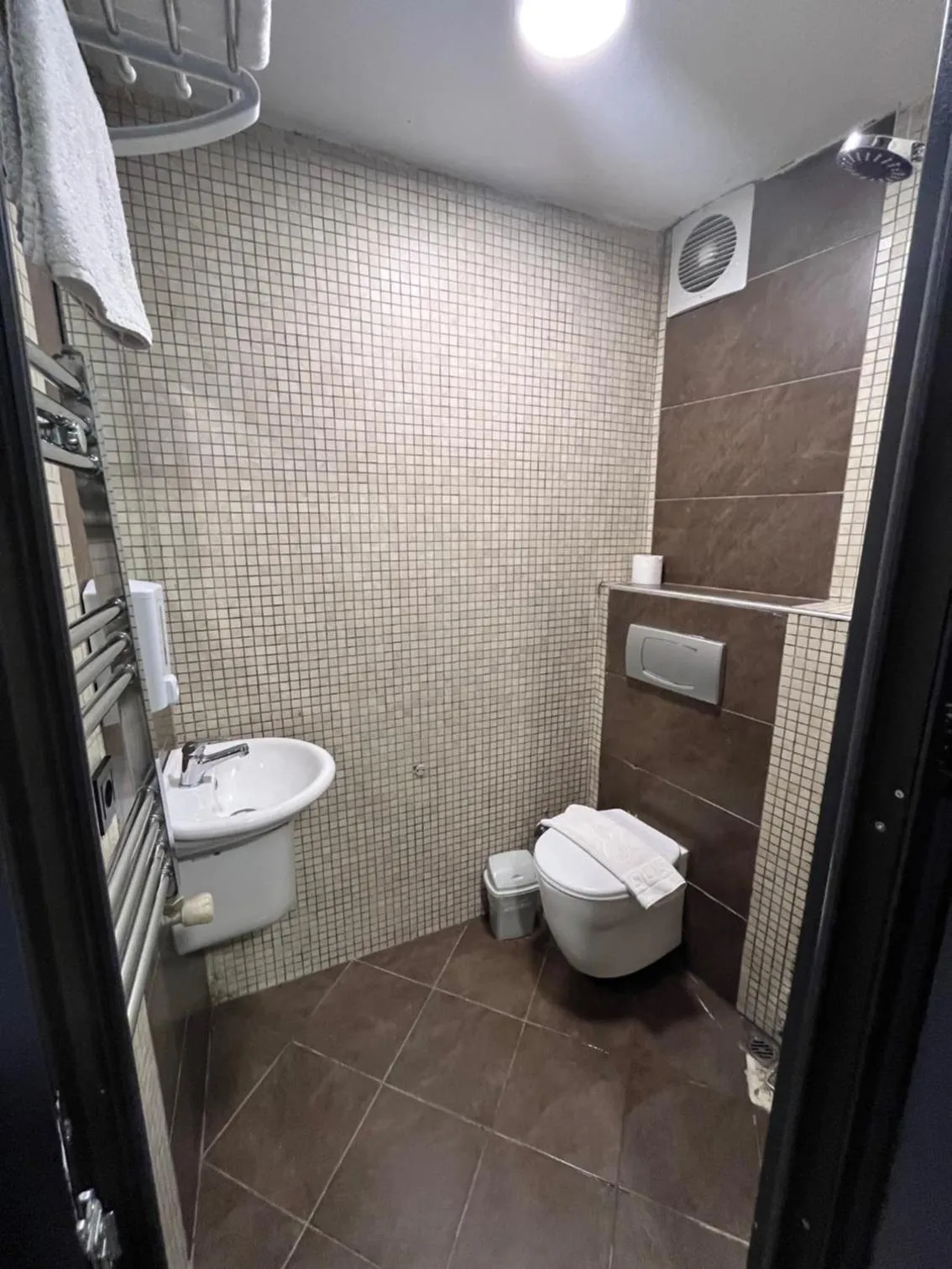 Shower in TAKSiM PARK HOTEL