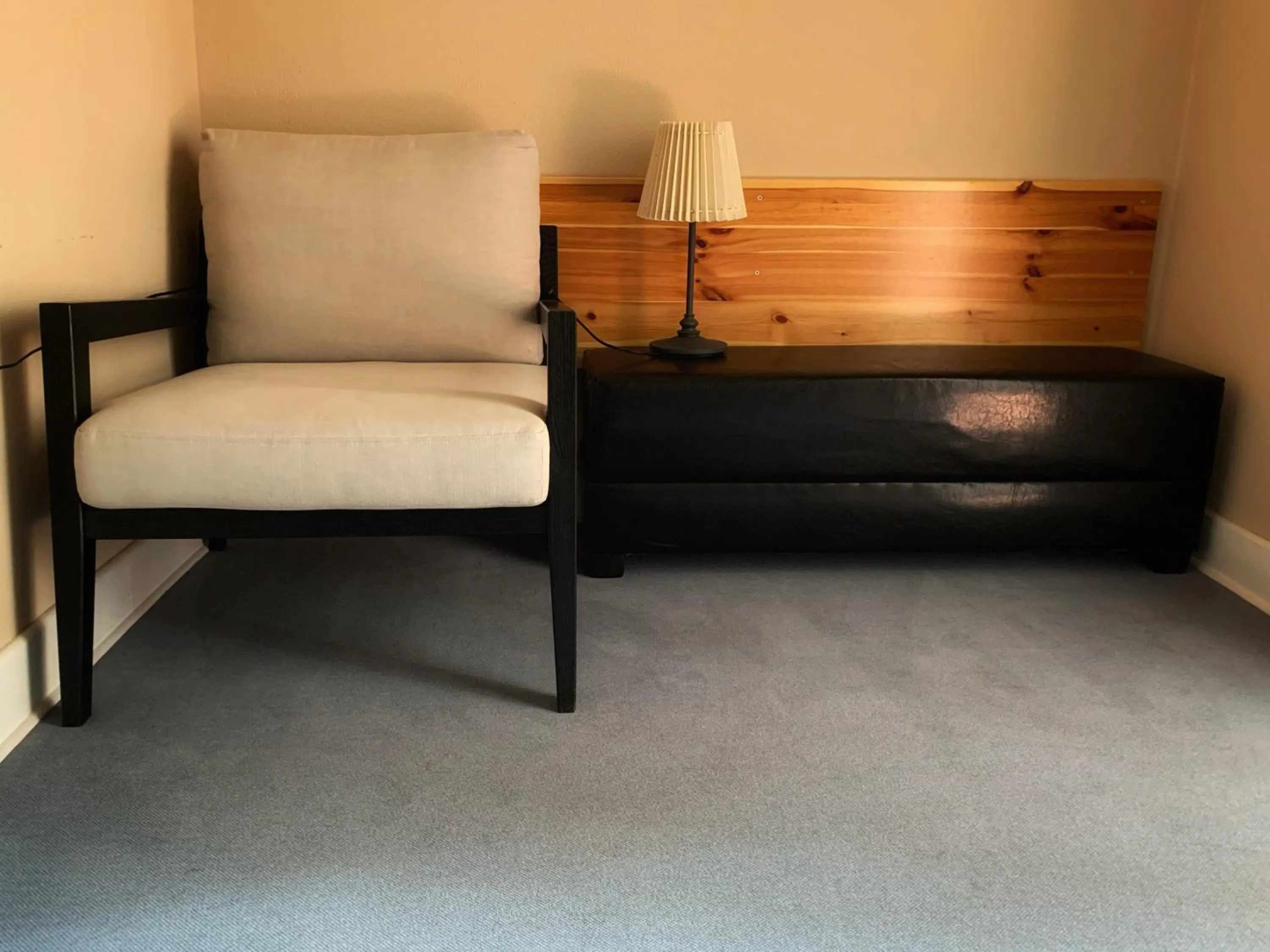 Seating area, Bed in Augusta Trarbach