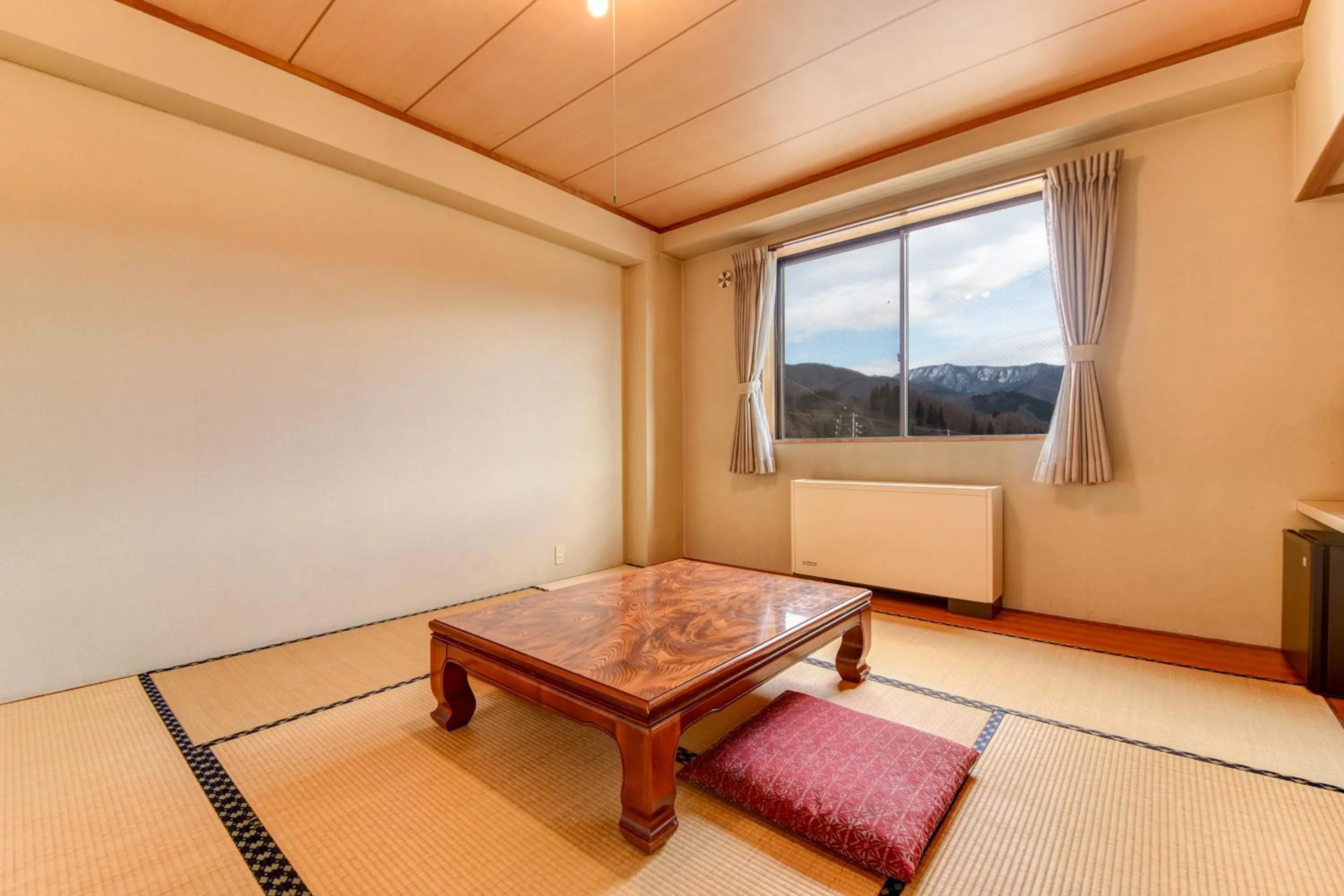 Photo of the whole room in Hotel La Montagne Furuhata