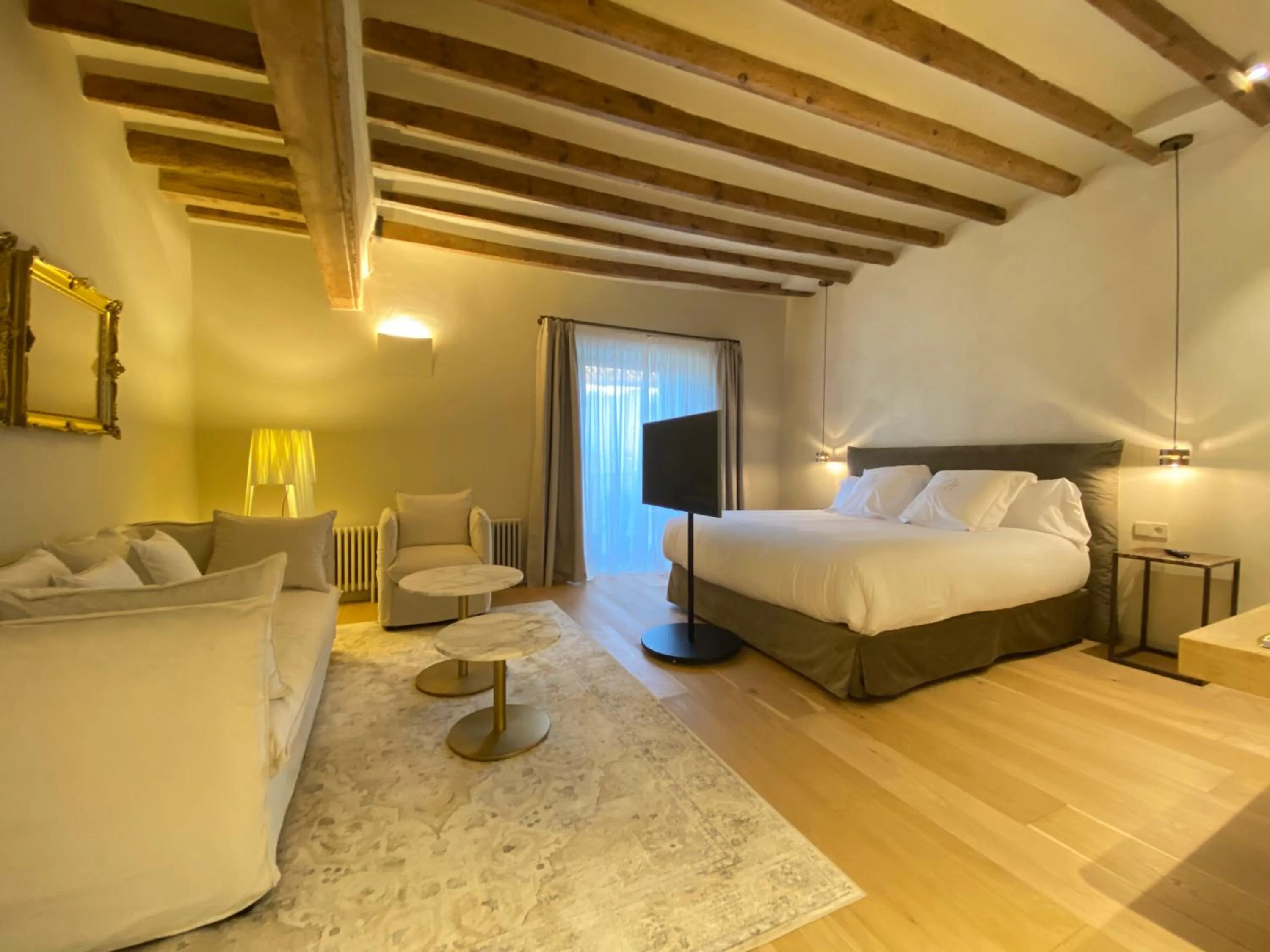 Photo of the whole room, Bed in Casa Llobera 1792