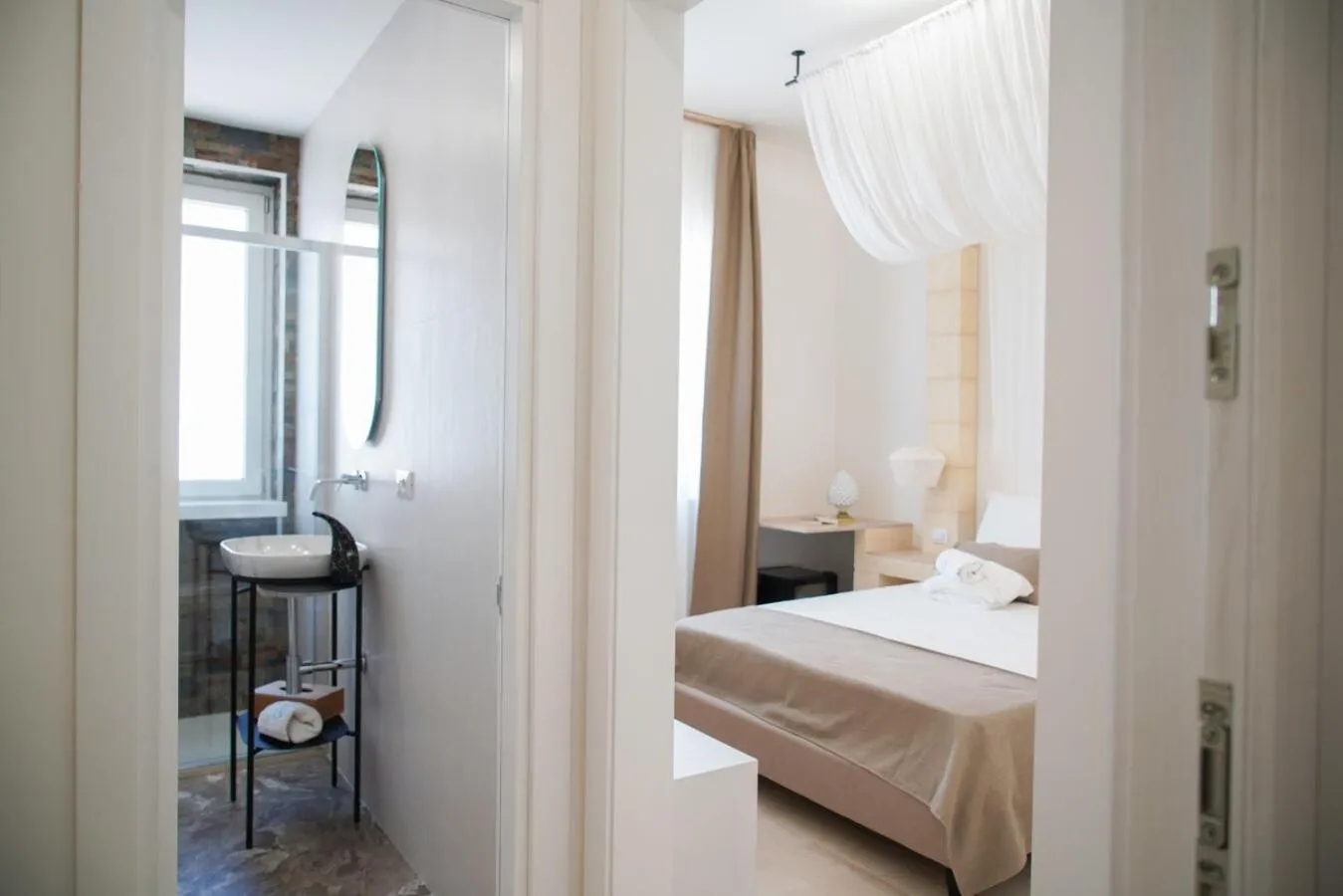 Photo of the whole room, Bed in Aurelia Sea View