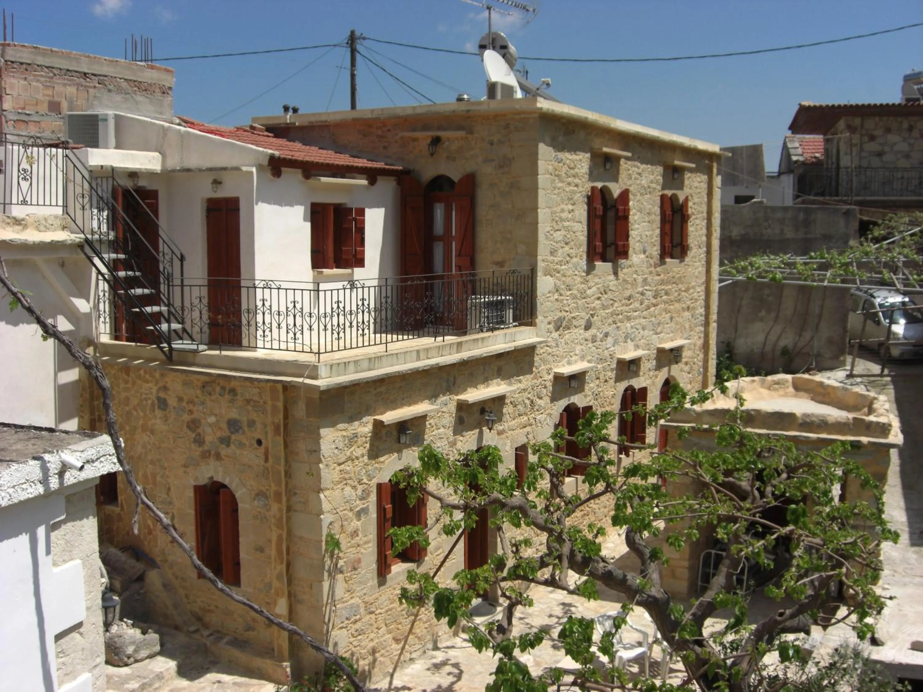 Nearby landmark in Patriko Traditional Stone Houses