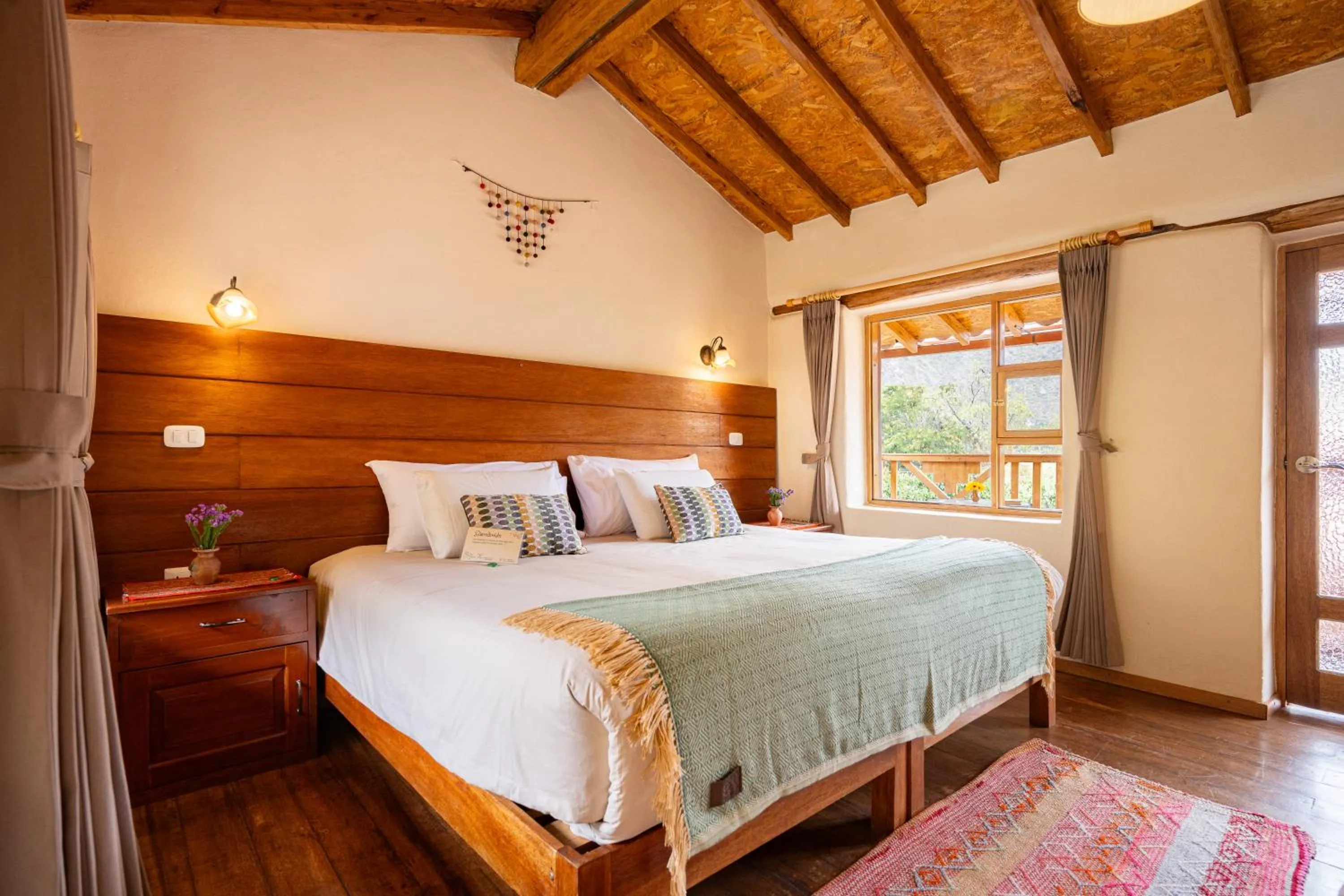 Bed in Unuwasi Hotel & Villa