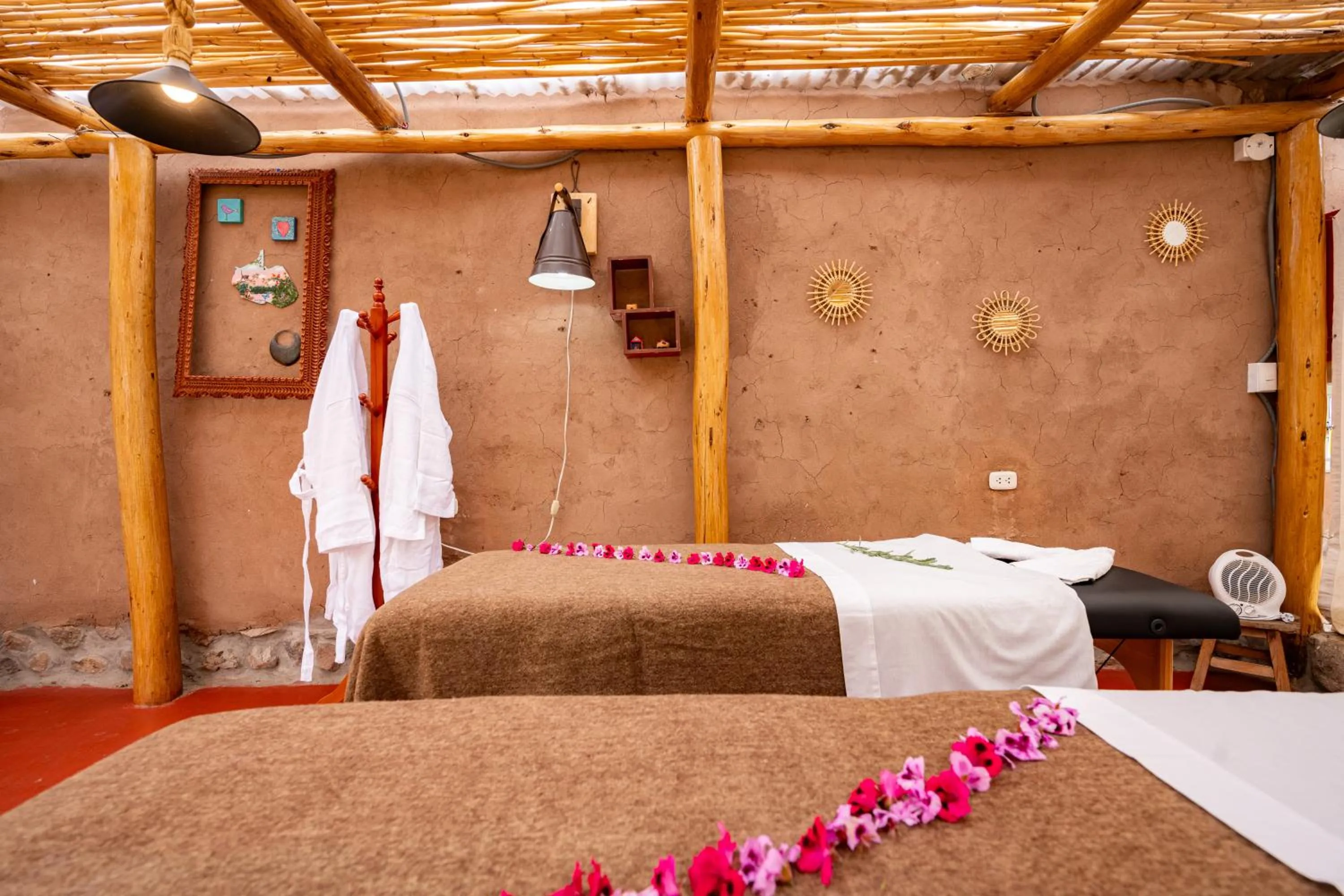 Massage, Bed in Unuwasi Hotel & Villa