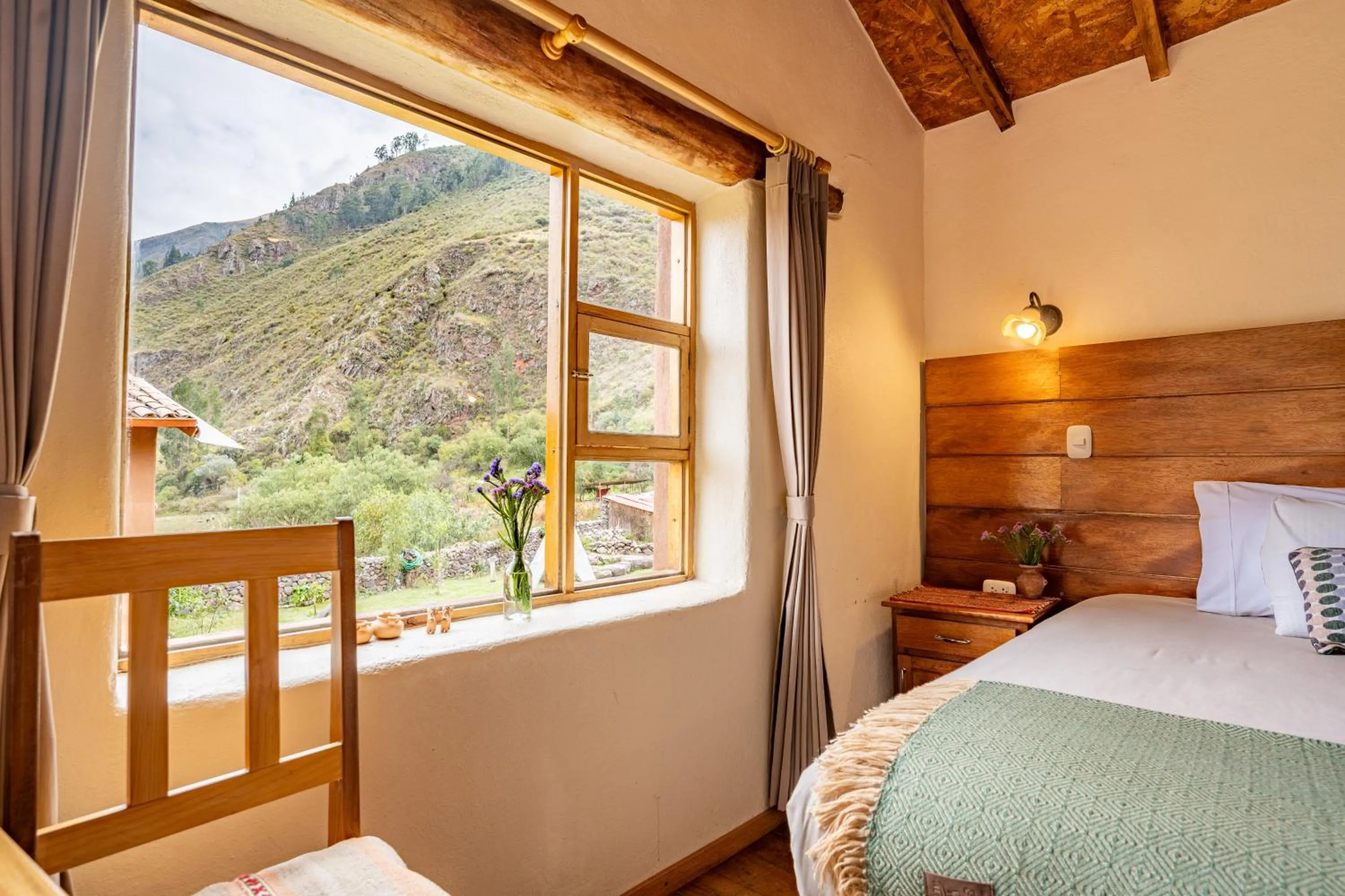 View (from property/room), Bed in Unuwasi Hotel & Villa