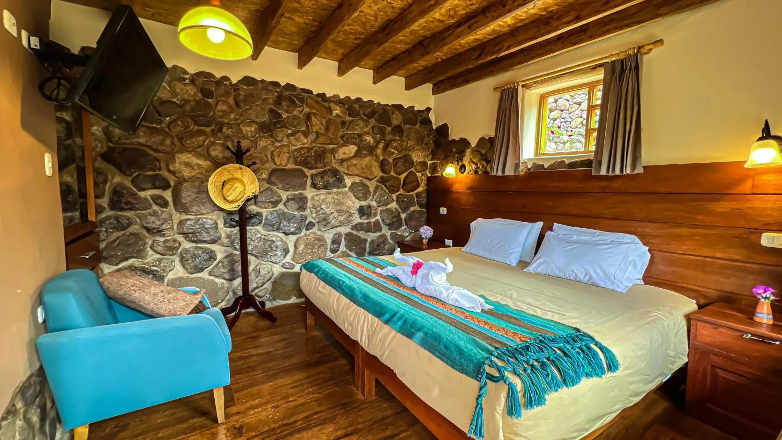 Bed in Unuwasi Hotel & Villa