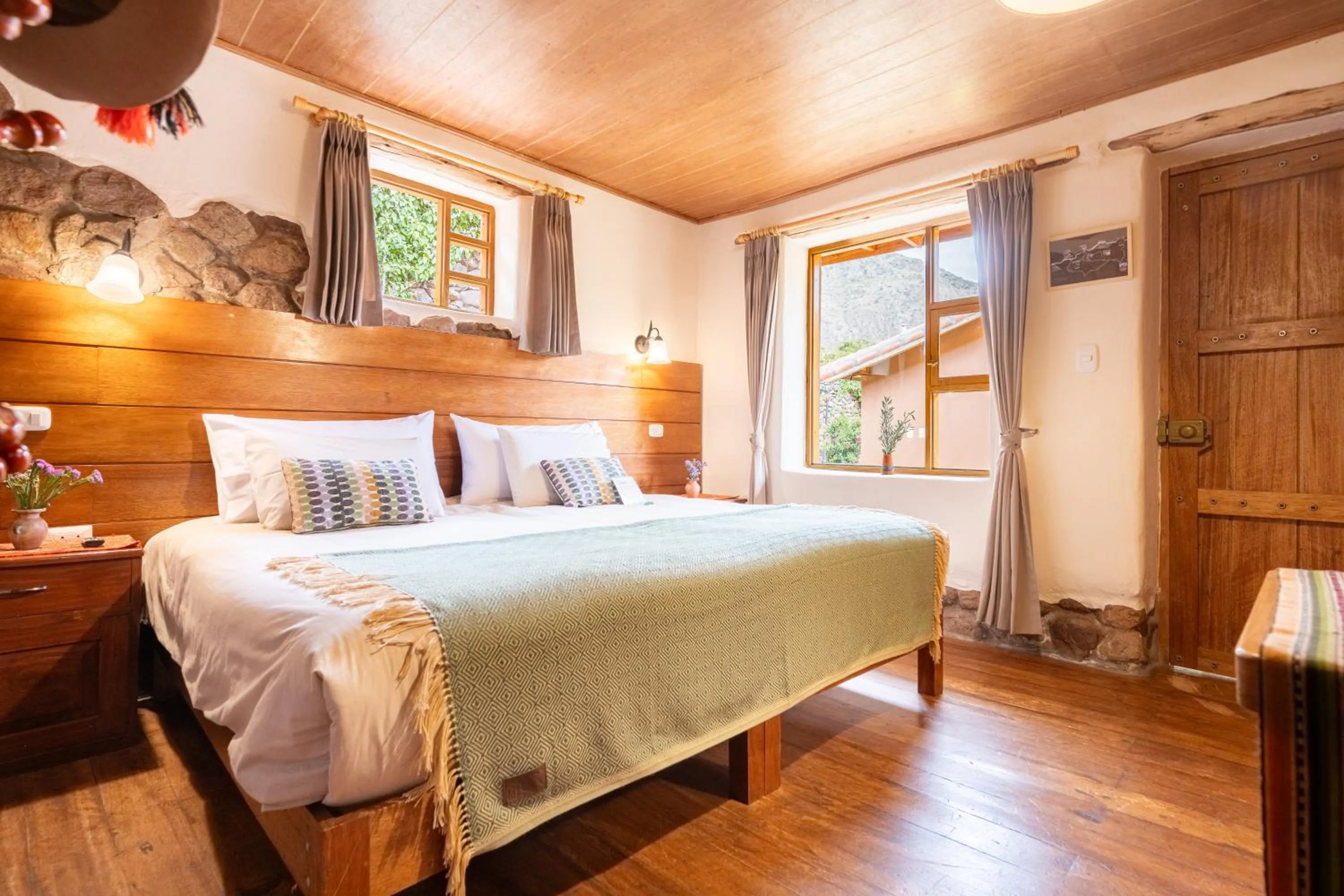 Bed in Unuwasi Hotel & Villa