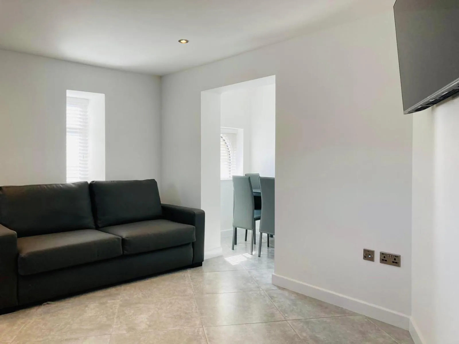 TV and multimedia in Coastal Plaza