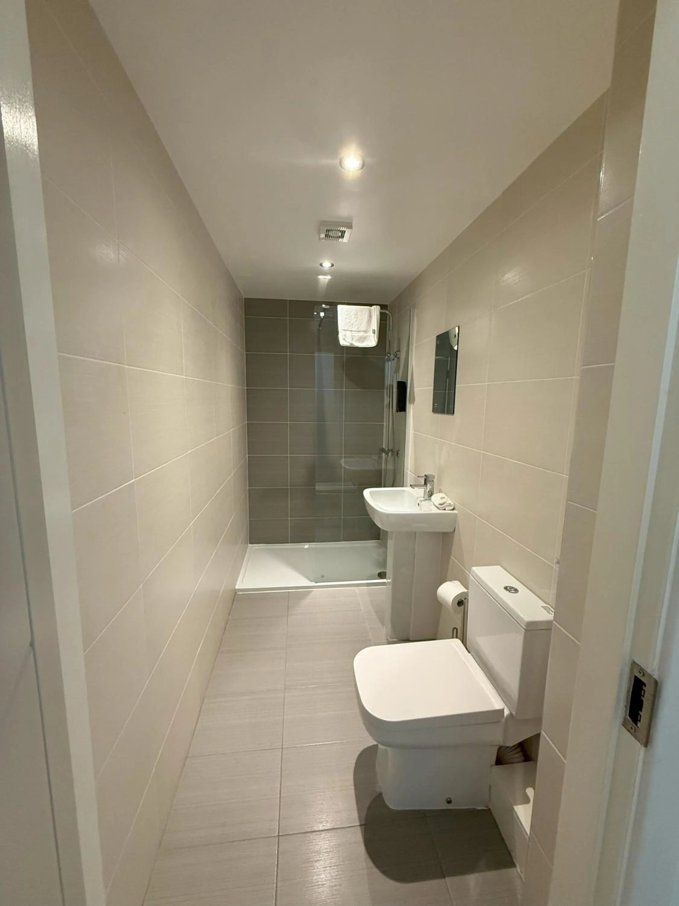 Shower in Coastal Plaza