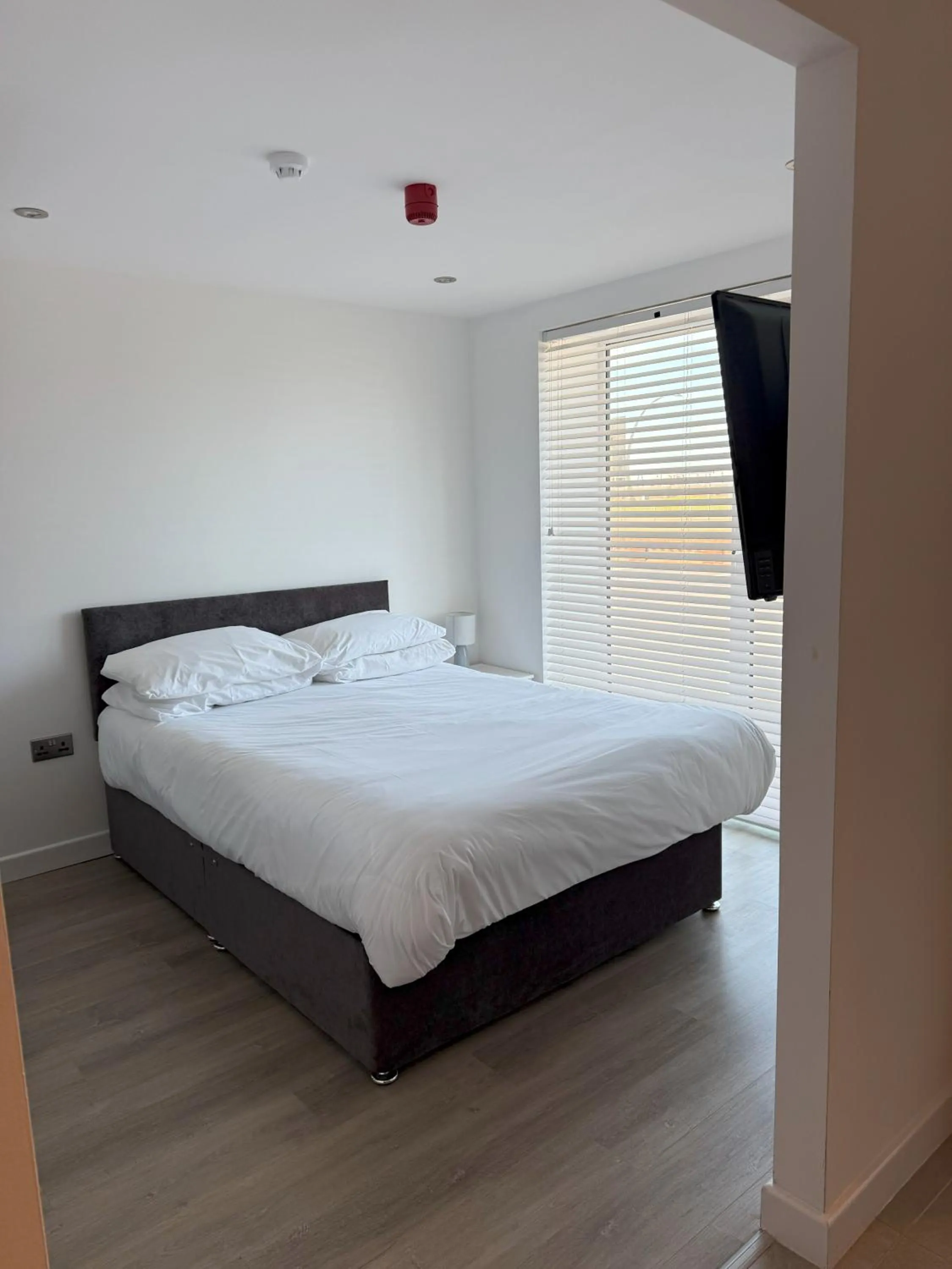 Bedroom, Bed in Coastal Plaza