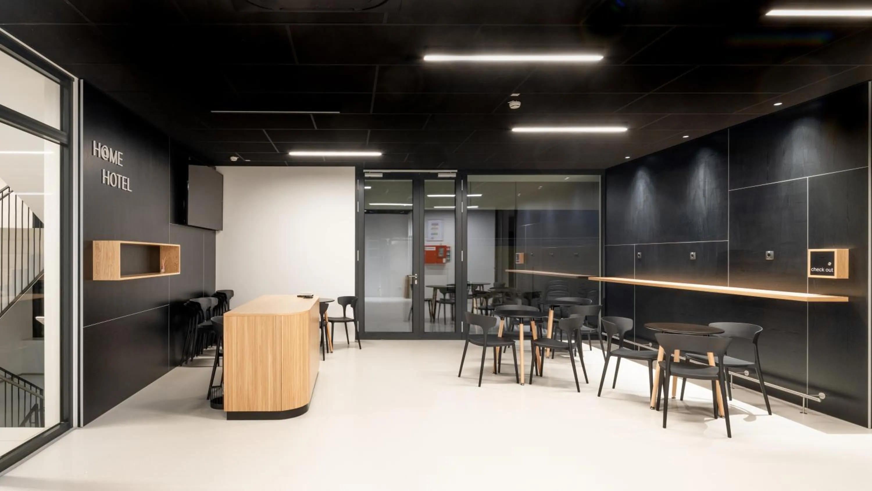 Lobby or reception in Hotel AT HOME - late arrival self check in