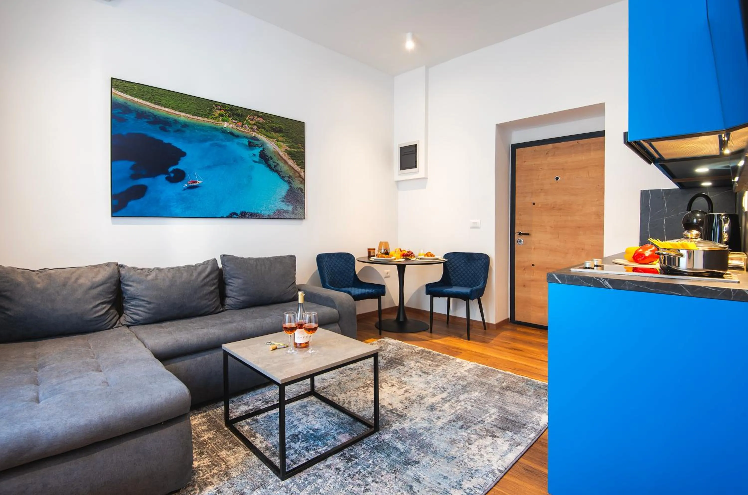 Living room in D&A Central Luxury Apartments with FREE Parking