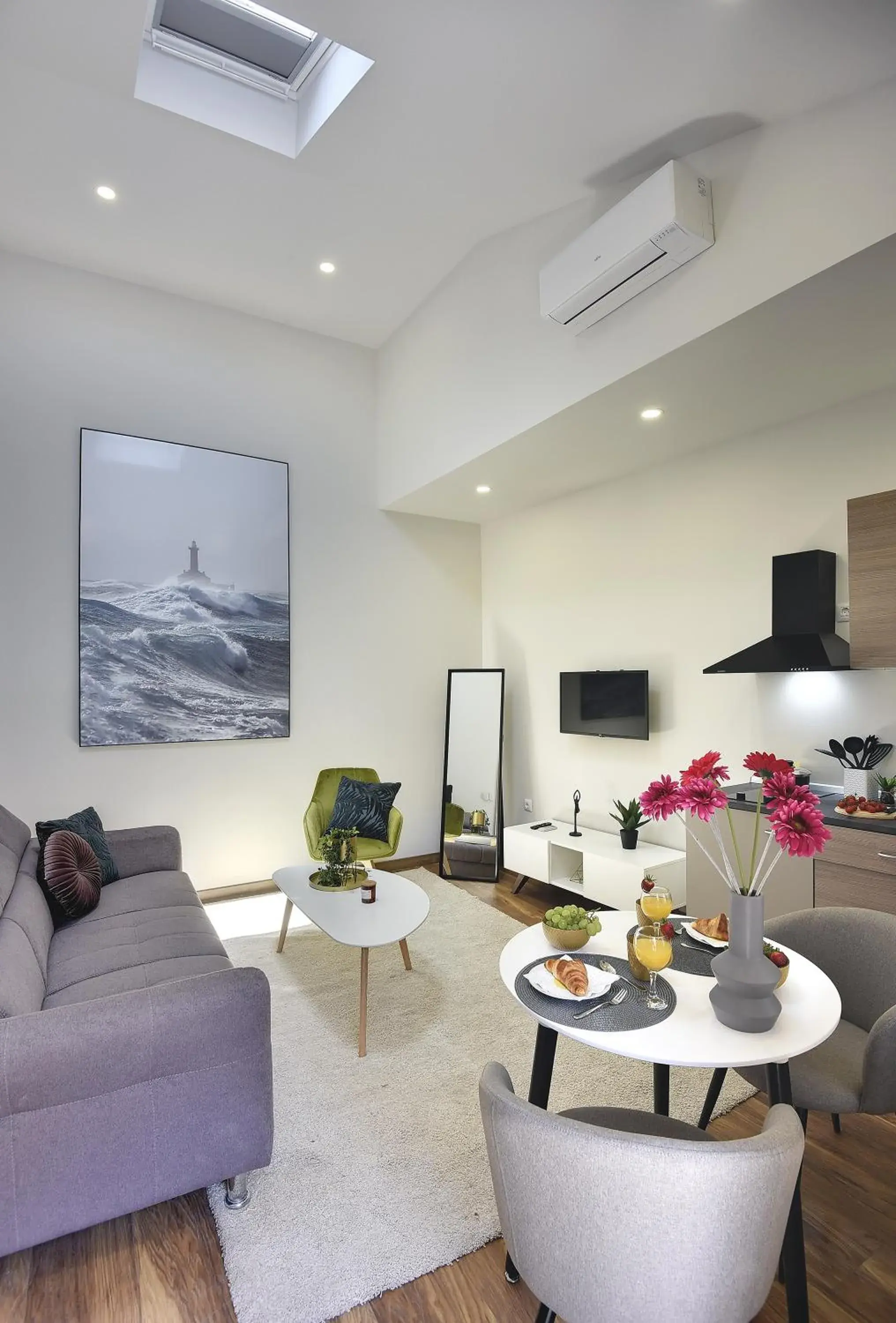 One-Bedroom Apartment in D&A Central Luxury Apartments with FREE Parking One-Bedroom Apartment in D&A Central Luxury Apartments with FREE Parking