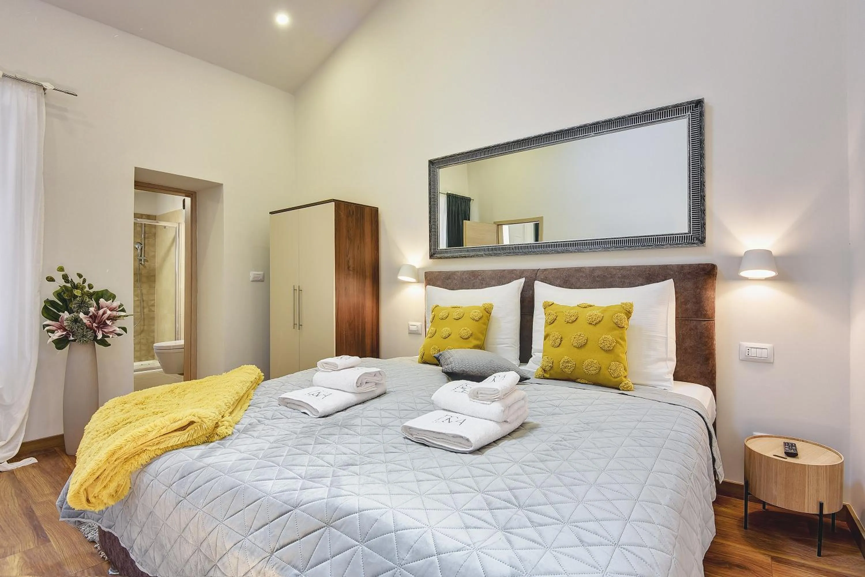 Bed in D&A Central Luxury Apartments with FREE Parking