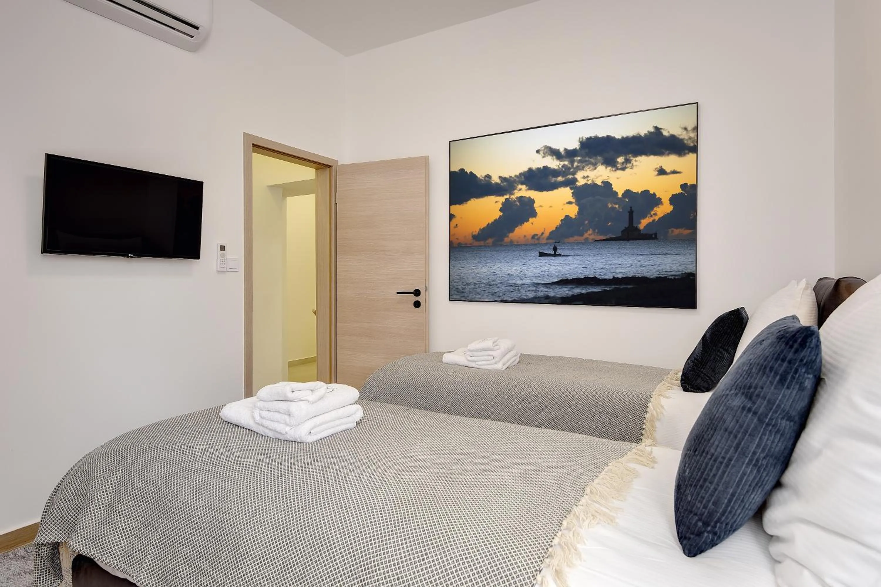 Bed in D&A Central Luxury Apartments with FREE Parking