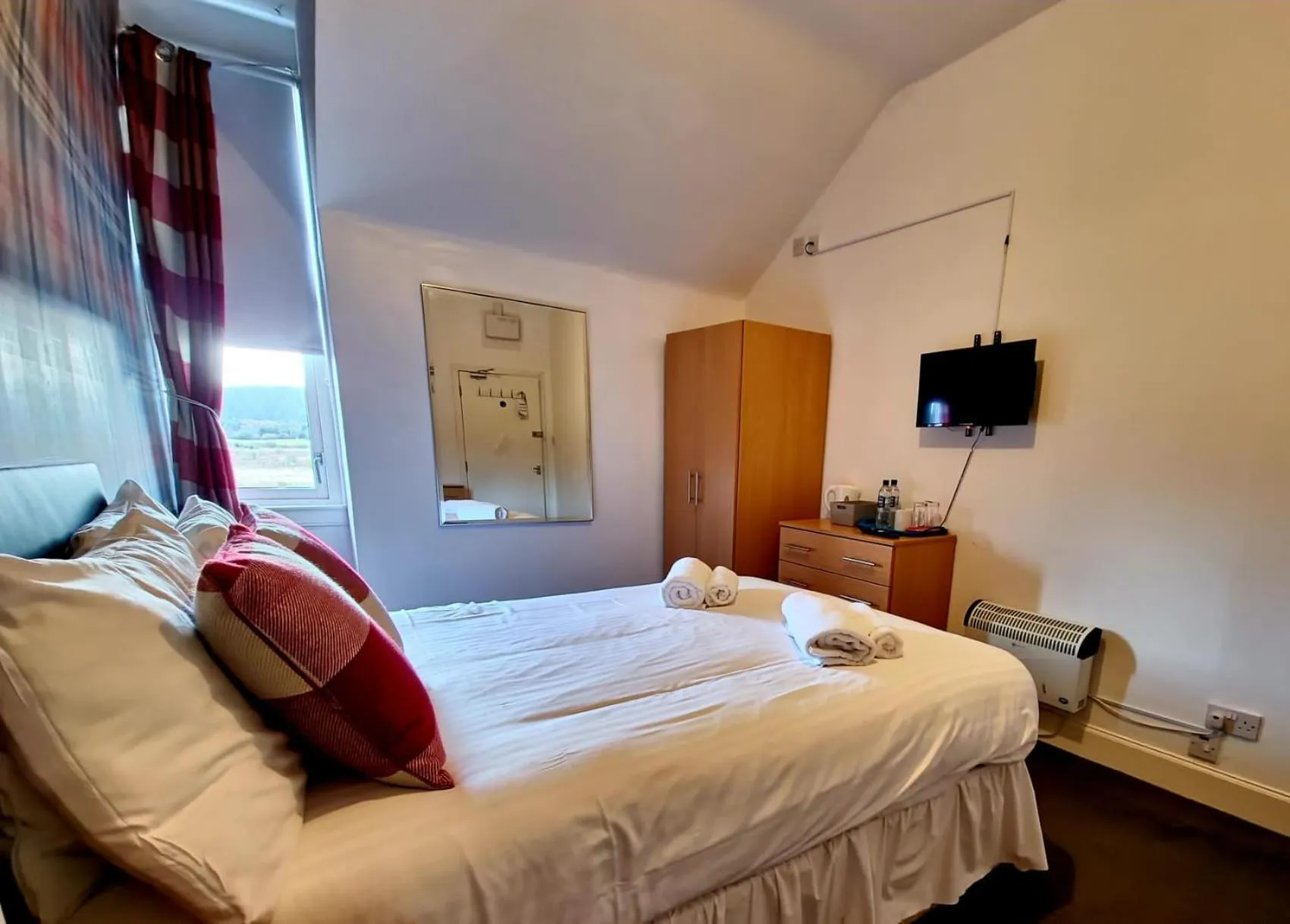 Bed in Aberfoyle Inn