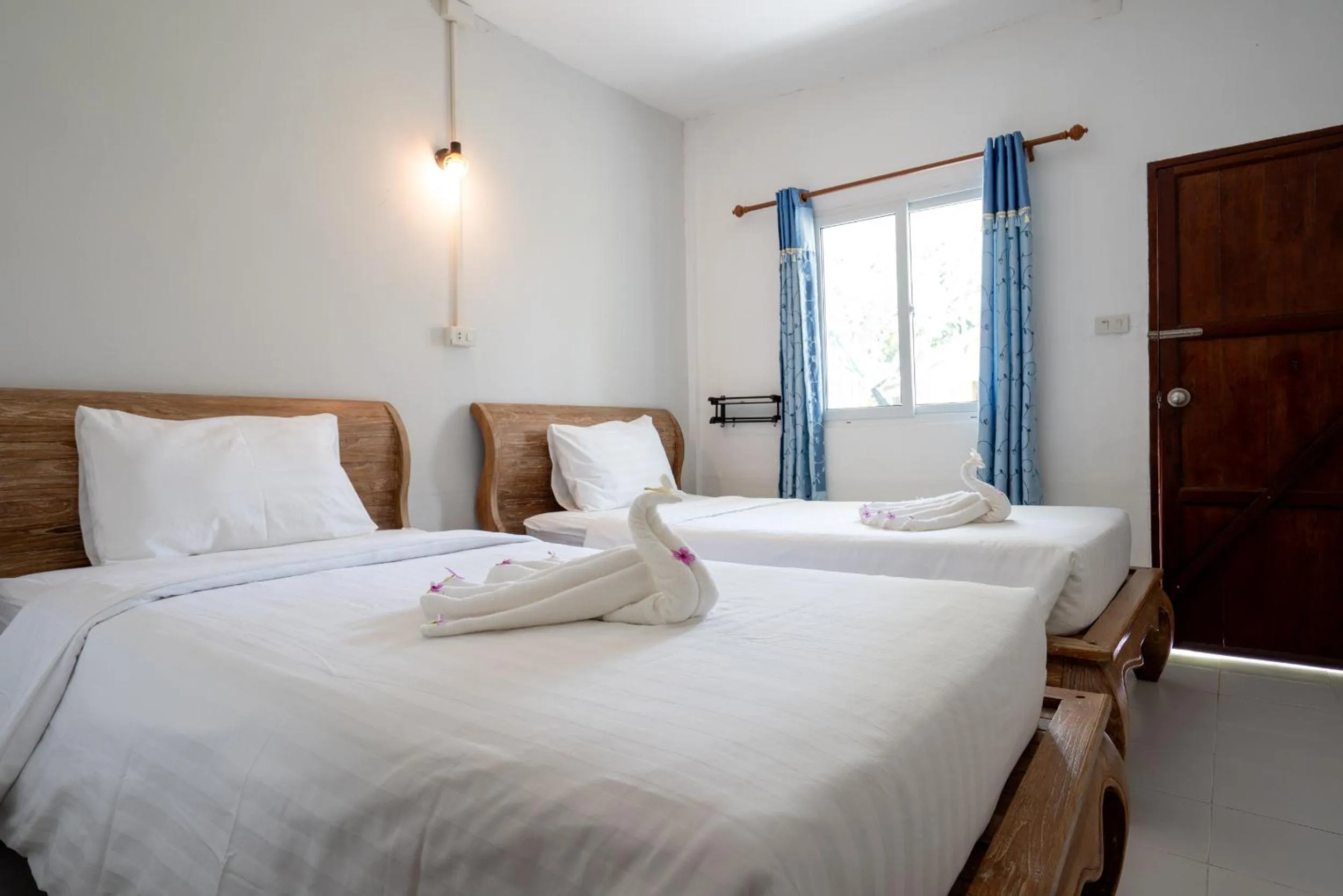 Bedroom, Bed in Isara Lanta Beach Resort