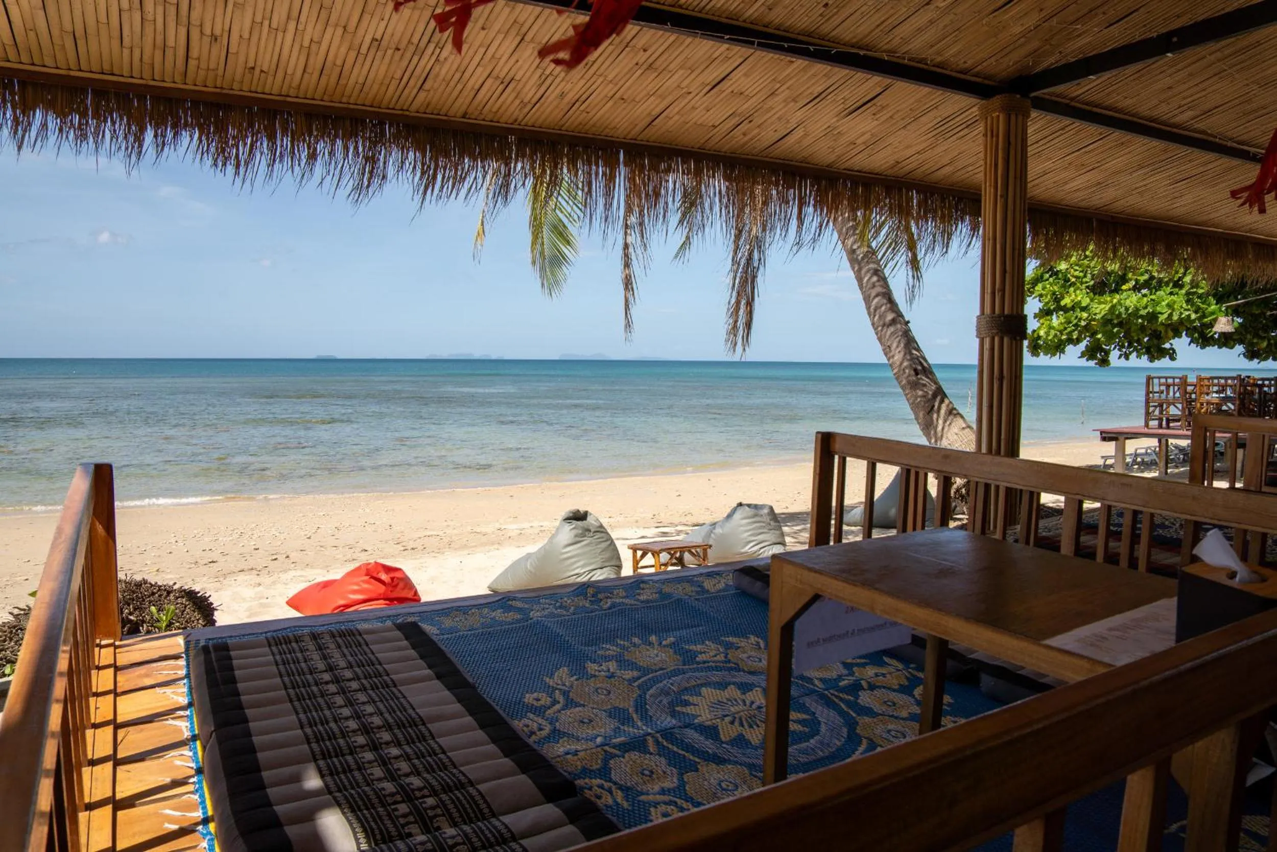 Beach in Isara Lanta Beach Resort