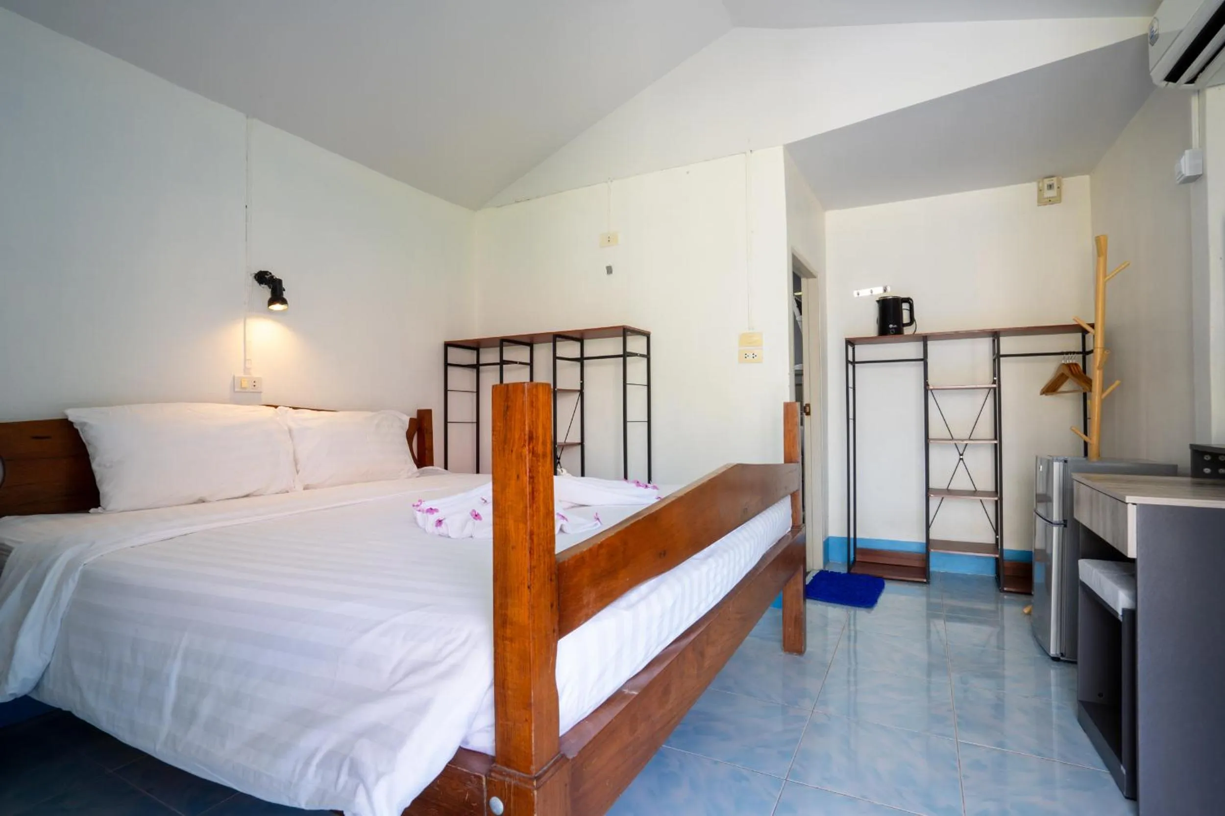 Bedroom, Bed in Isara Lanta Beach Resort