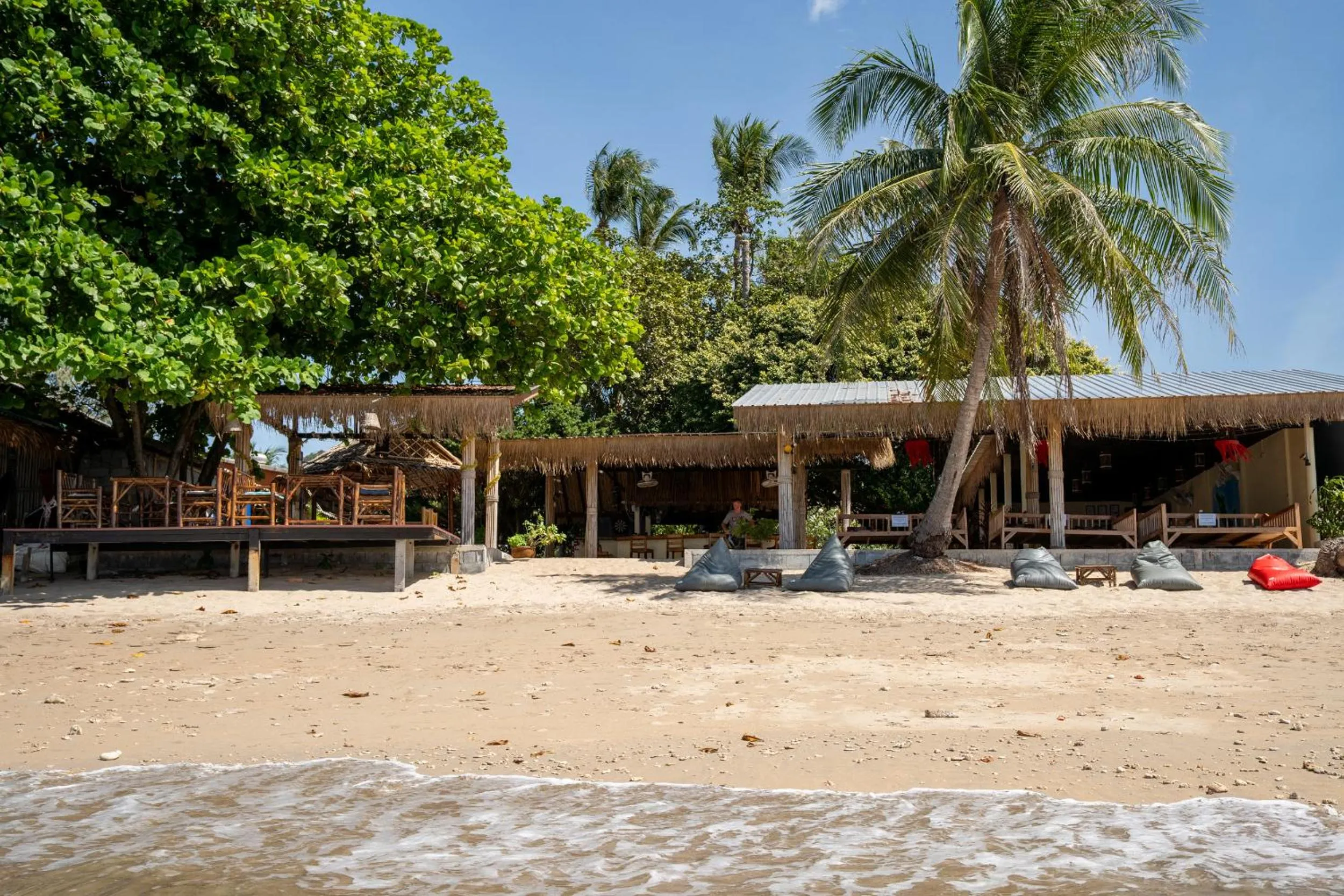 Beach in Isara Lanta Beach Resort