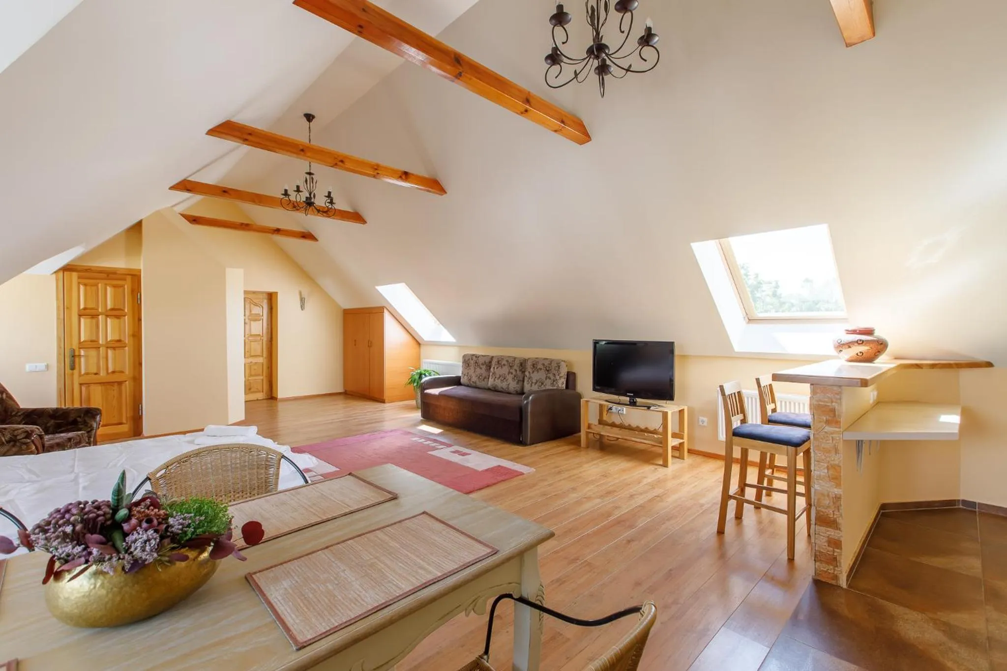 Living room, Bed in Viešbutis Prie Fontano