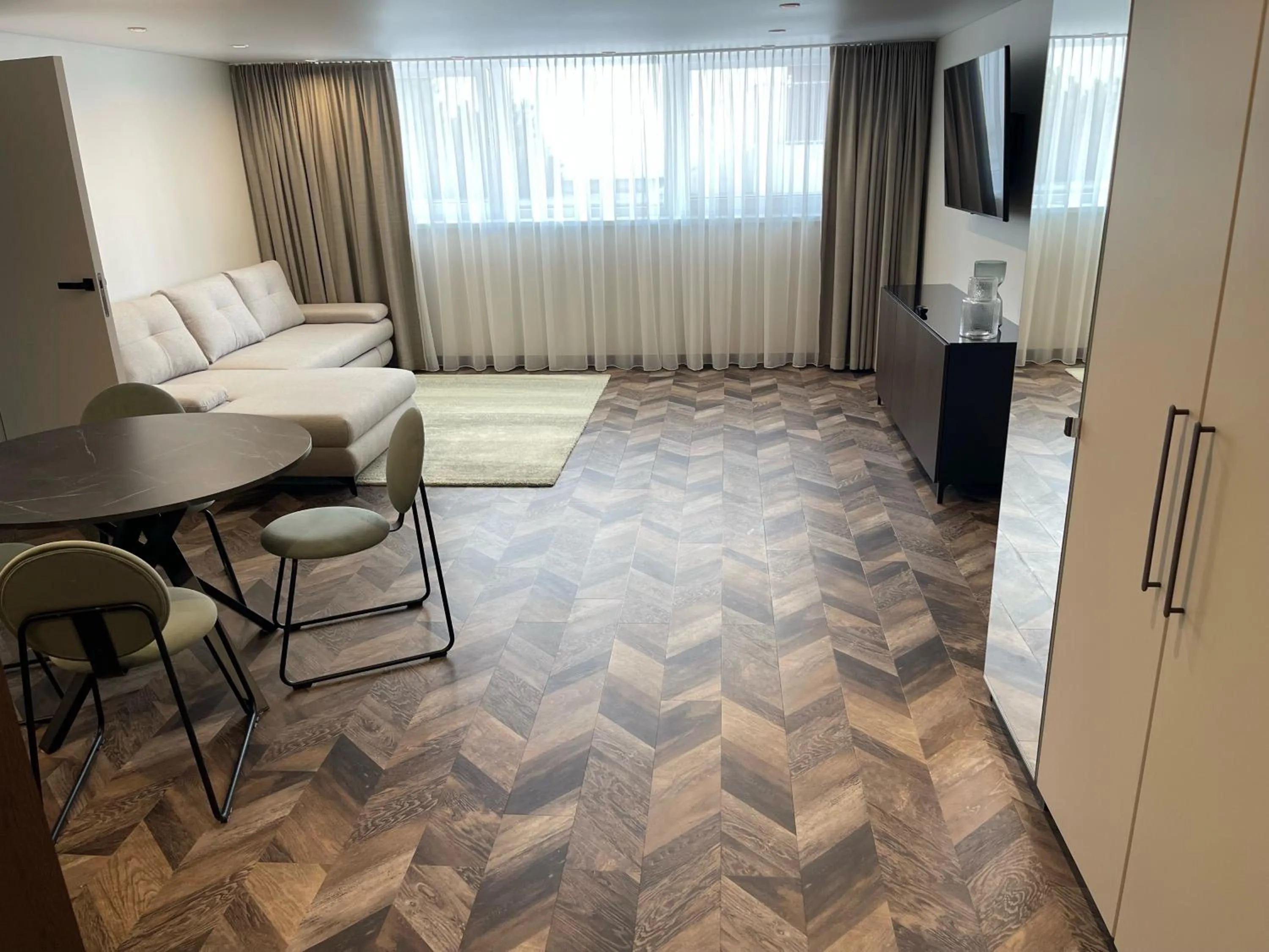 Living room, Bed in Viešbutis Prie Fontano