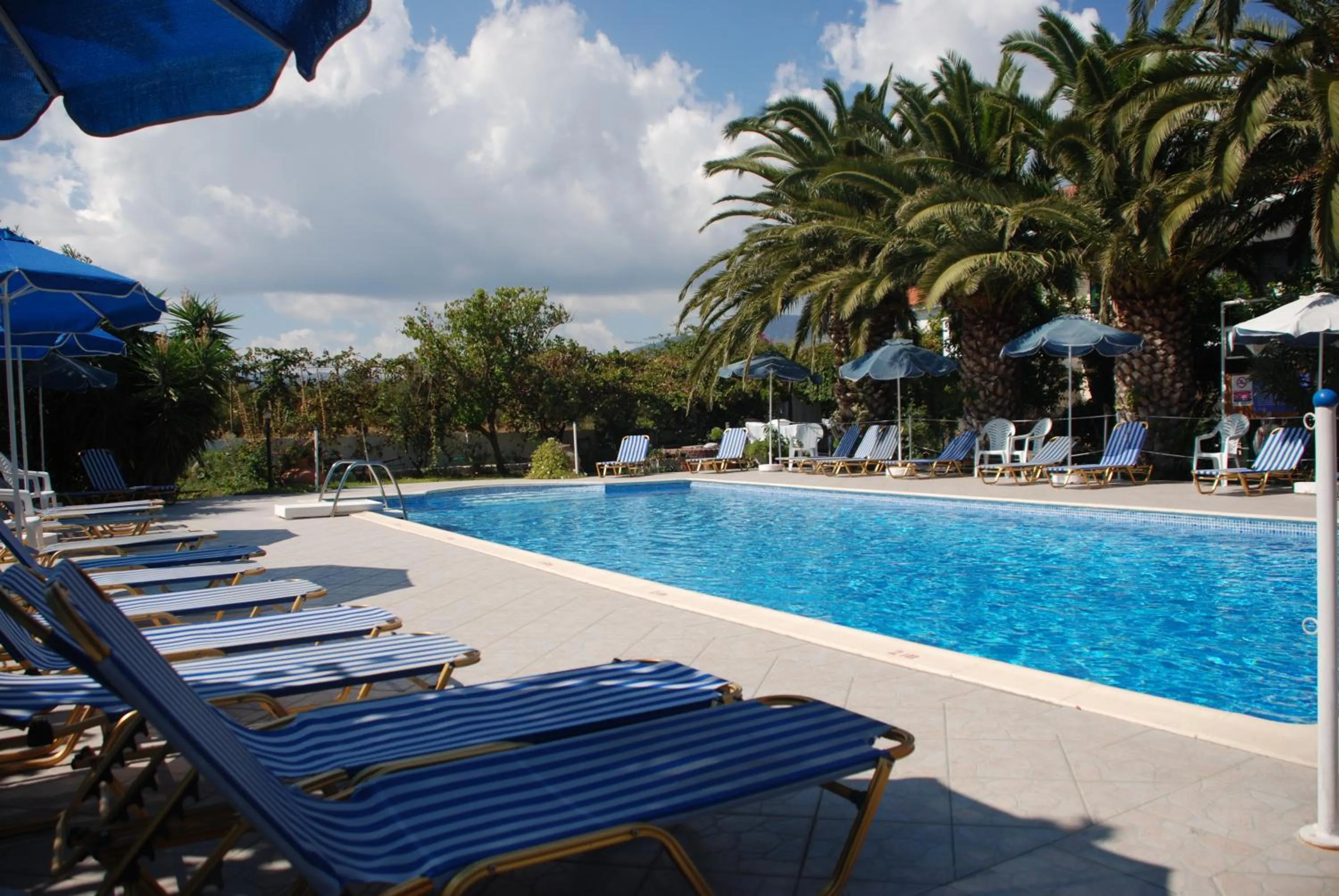 Swimming pool in Anna Studios