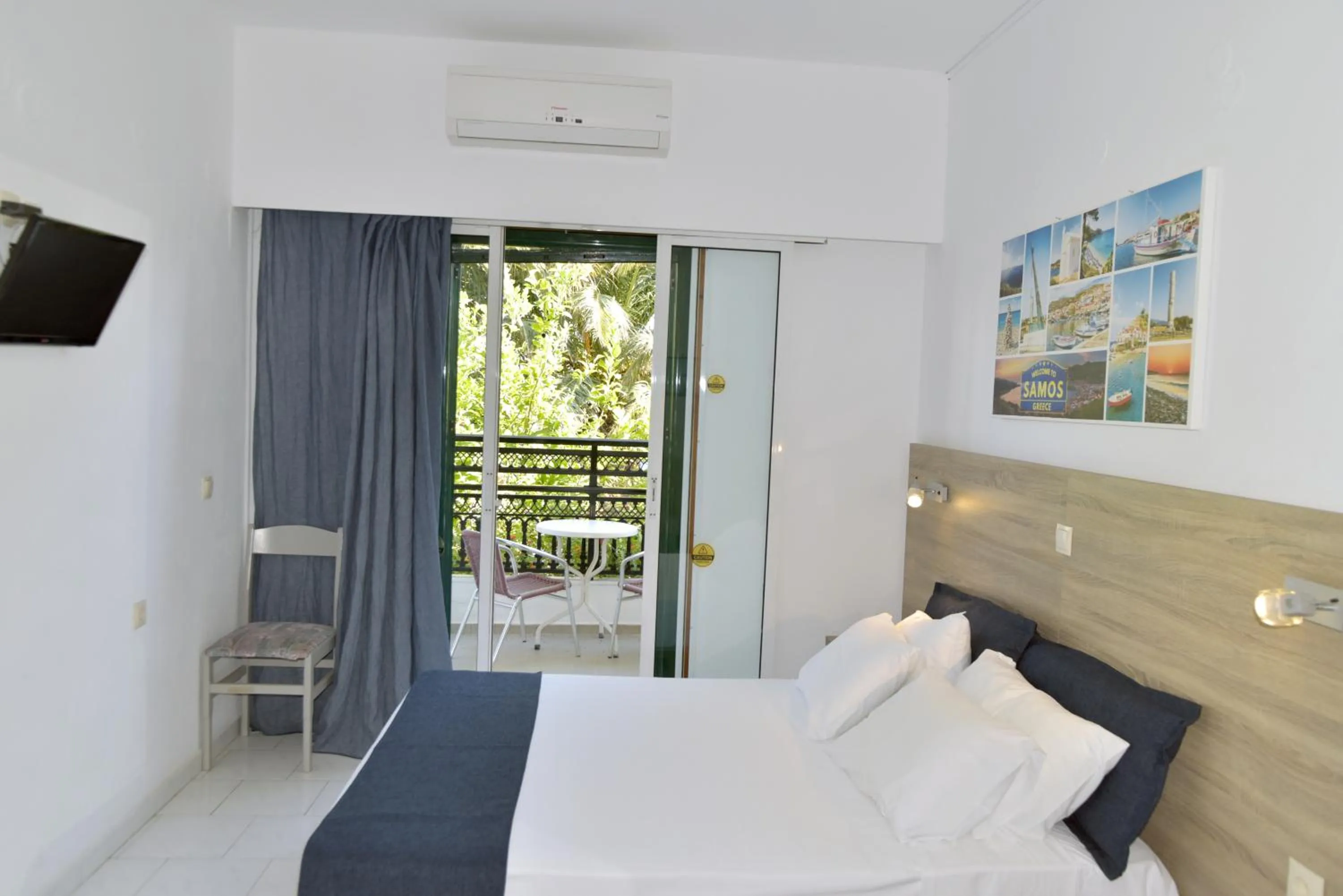 Patio, Bed in Anna Studios