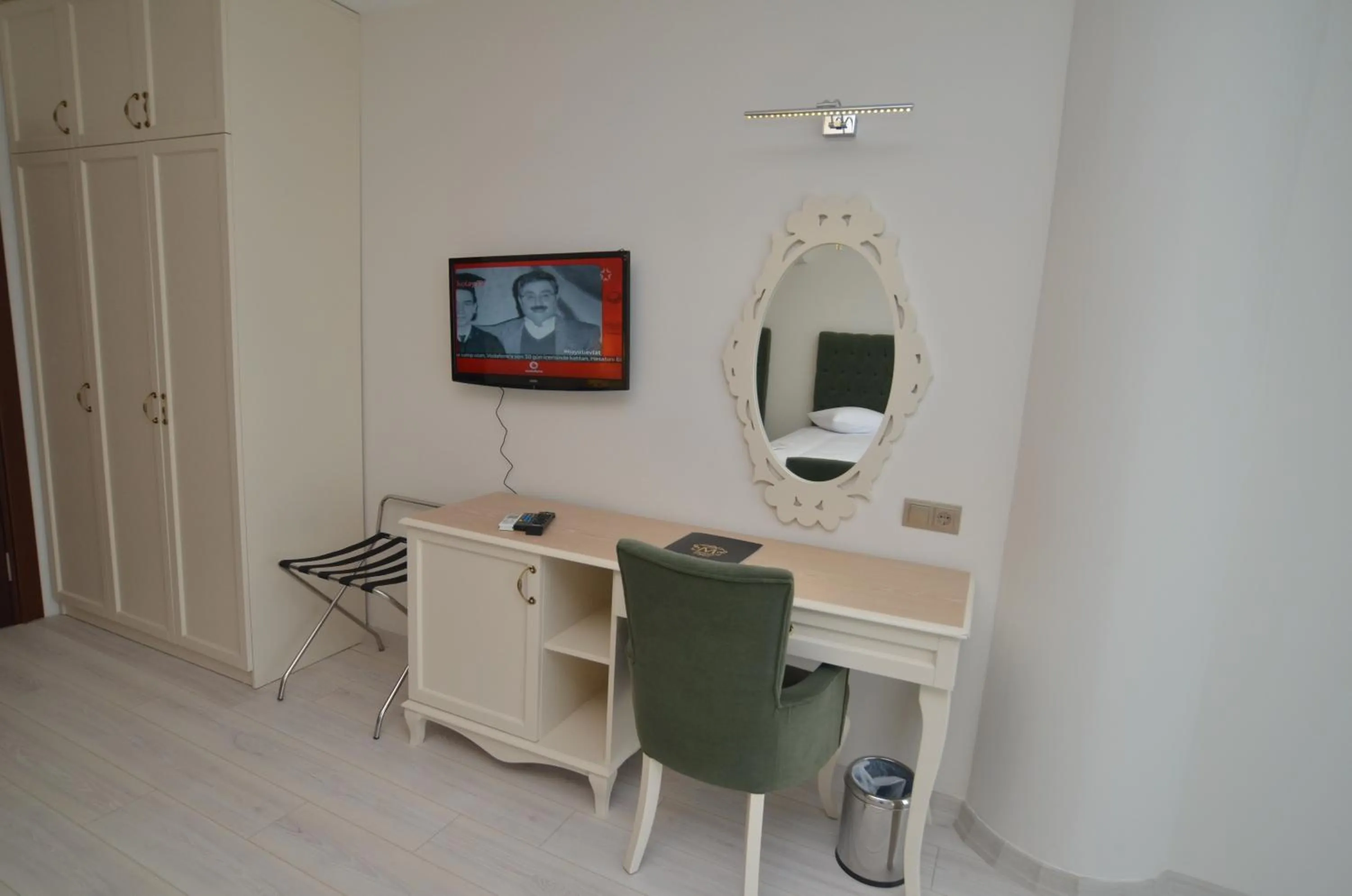 TV and multimedia in Motali Life Hotel