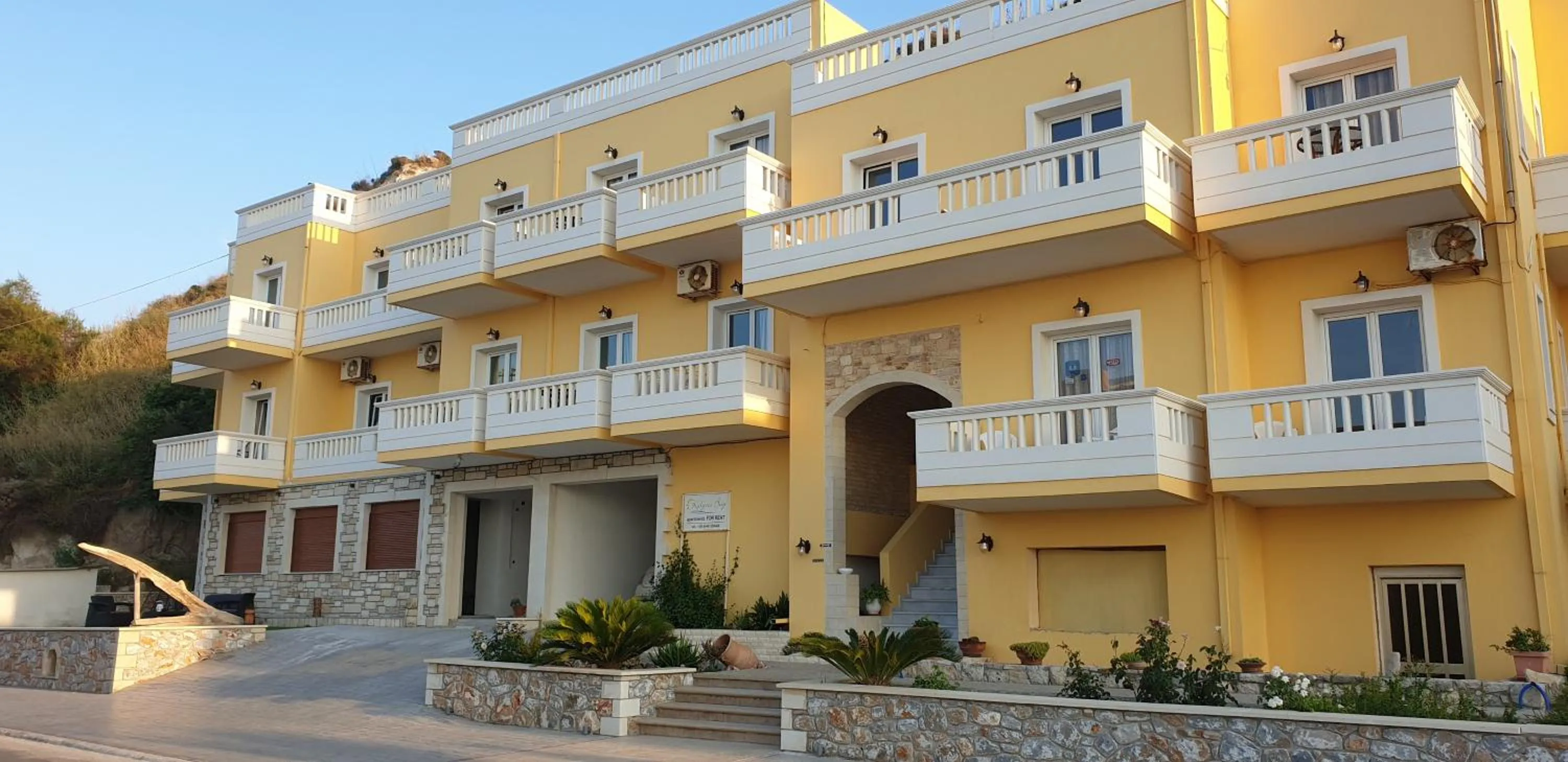Property building in Kalyves Bay