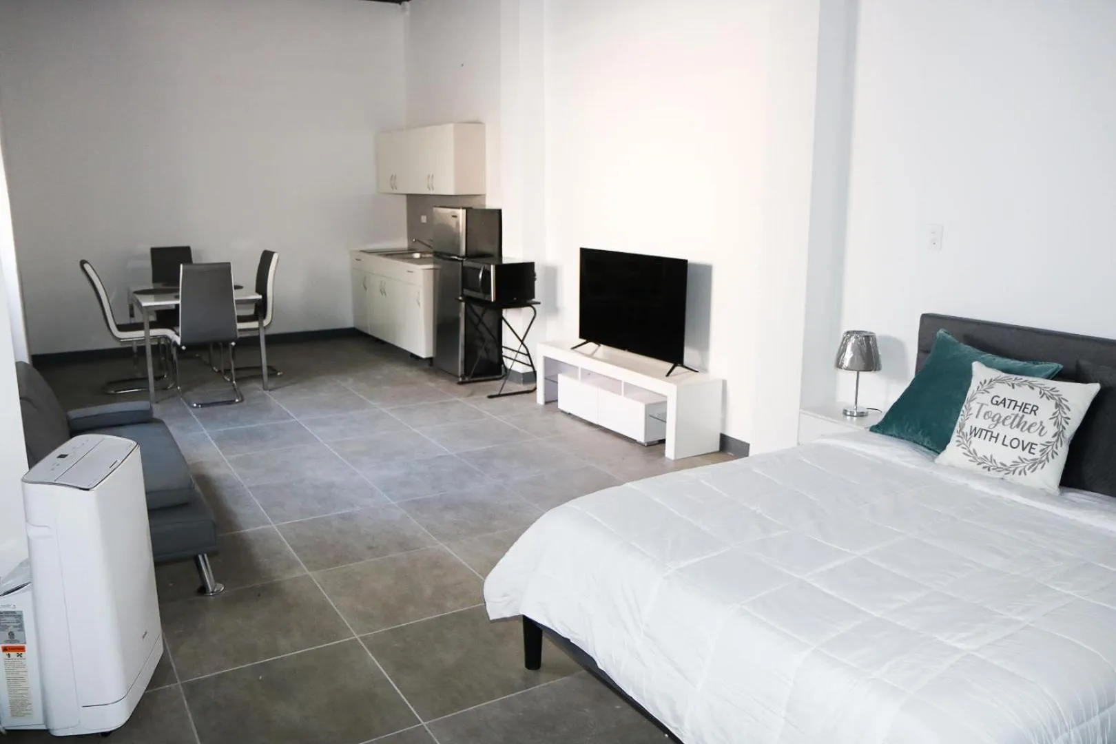 Photo of the whole room, Bed in Mavs Boutique At Ponce