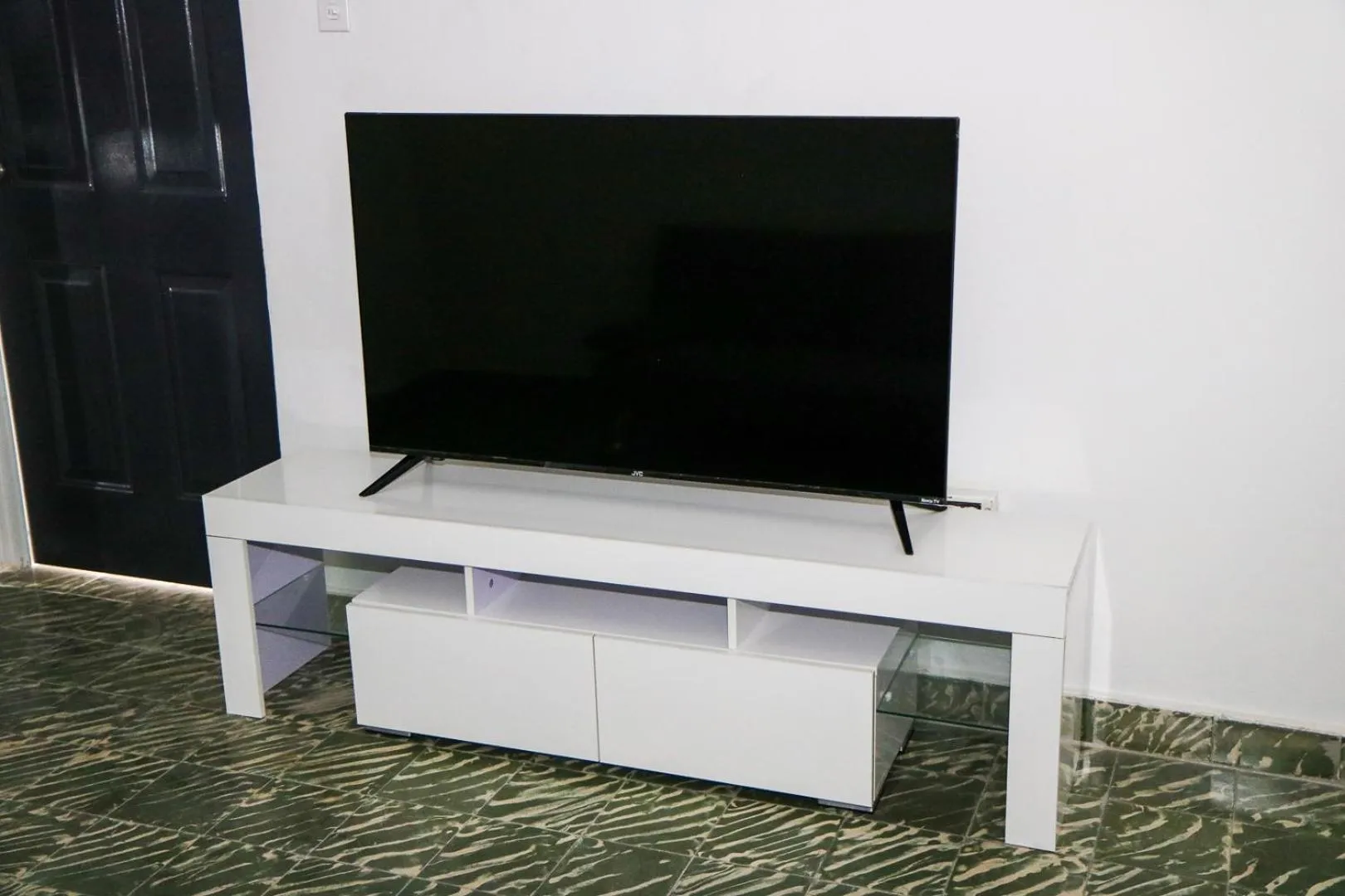 TV and multimedia in Mavs Boutique At Ponce