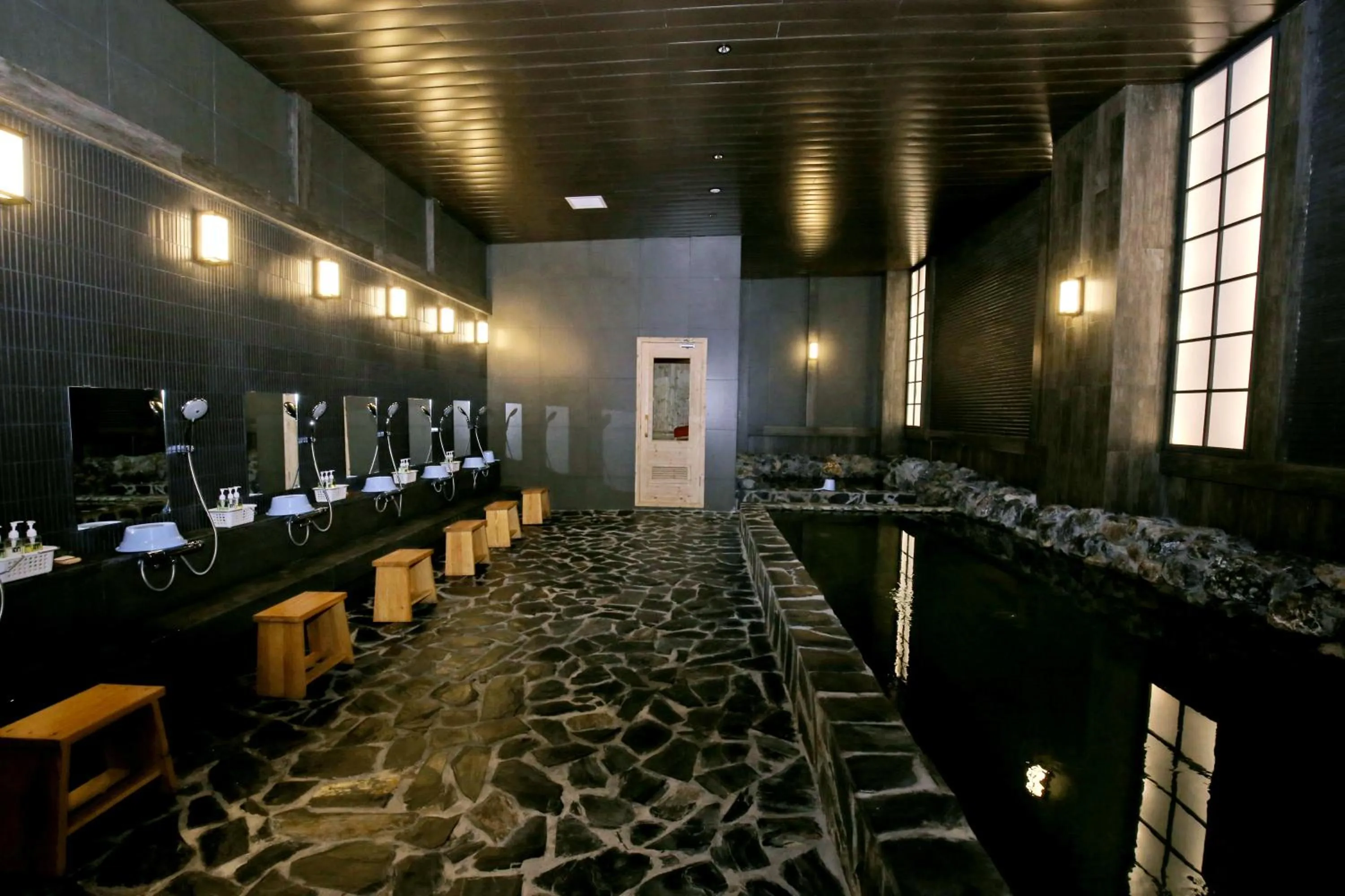 Public Bath in Roygent Parks Hai Phong