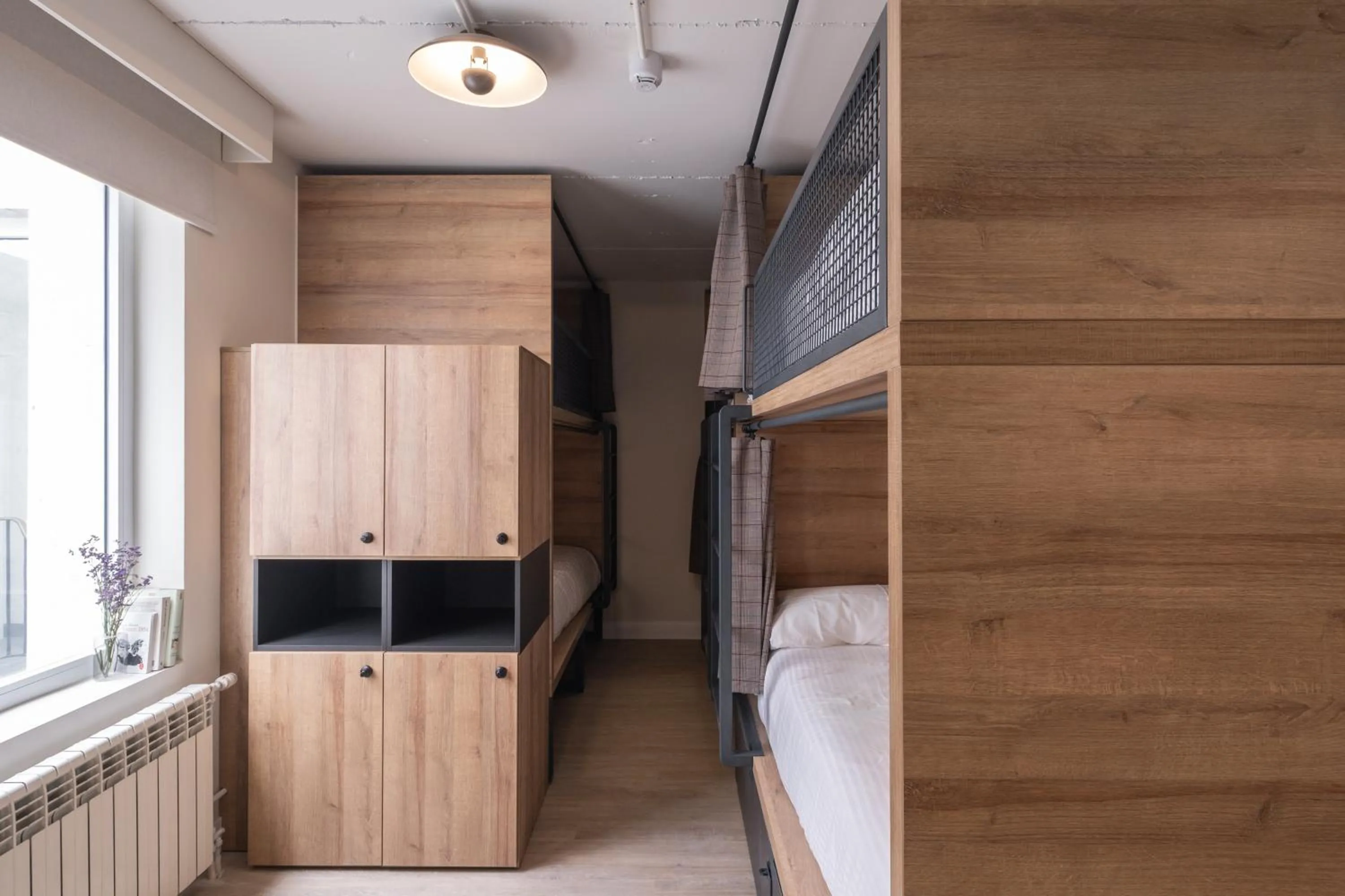 bunk bed, Bed in LATROUPE Grand Place