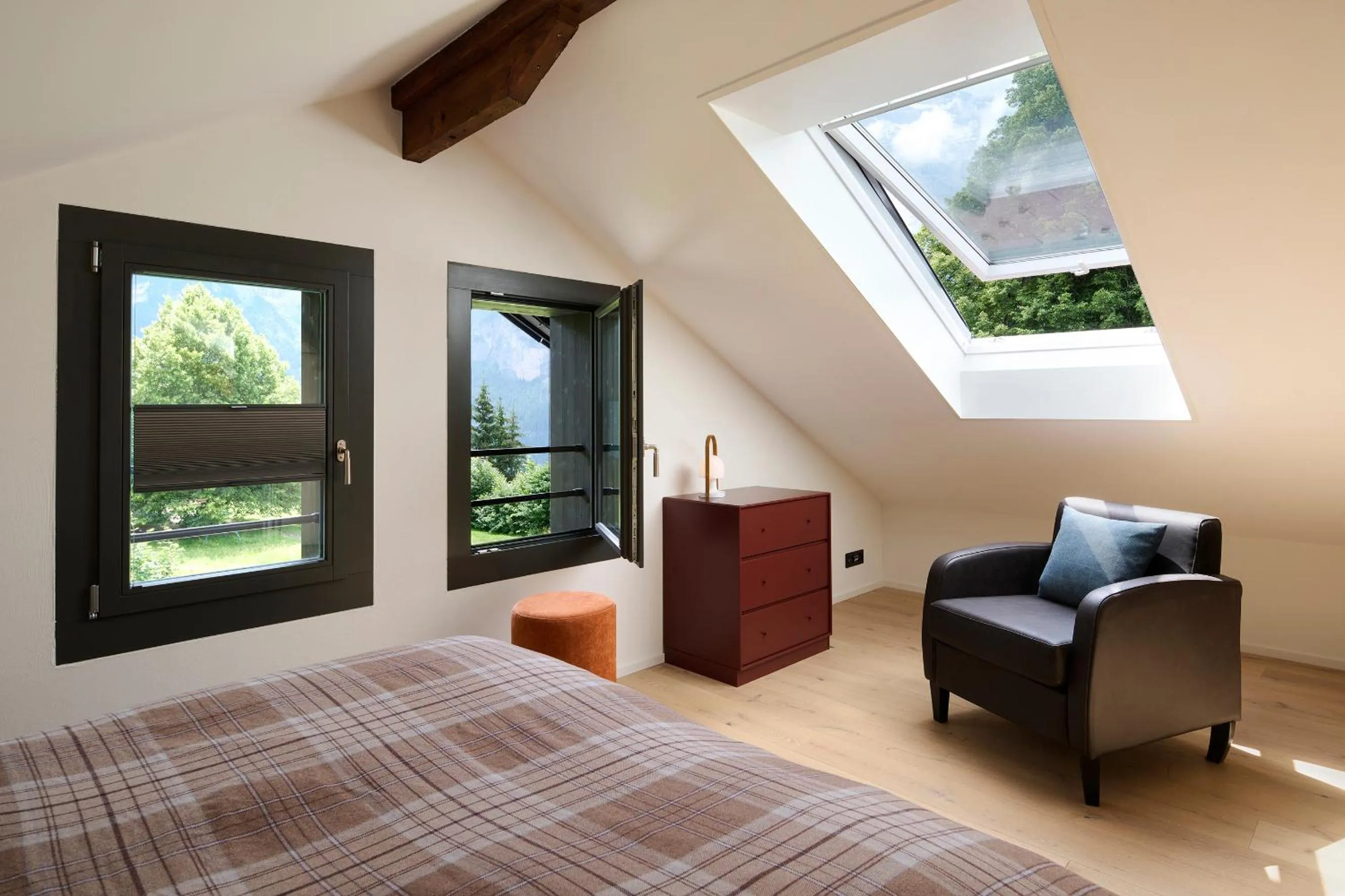 Bed in Eiger View Alpine Lodge