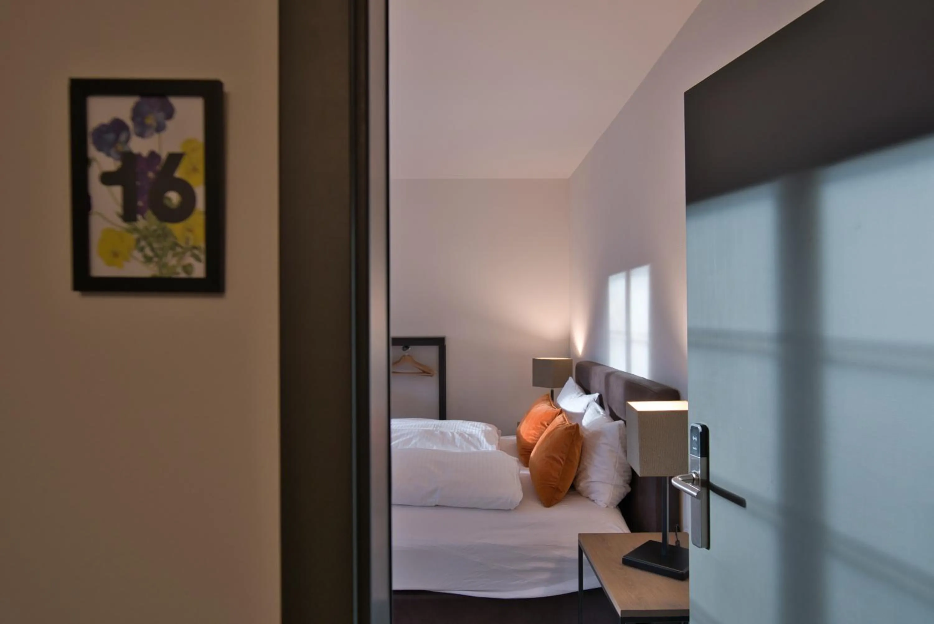 Bed in Eiger View Alpine Lodge