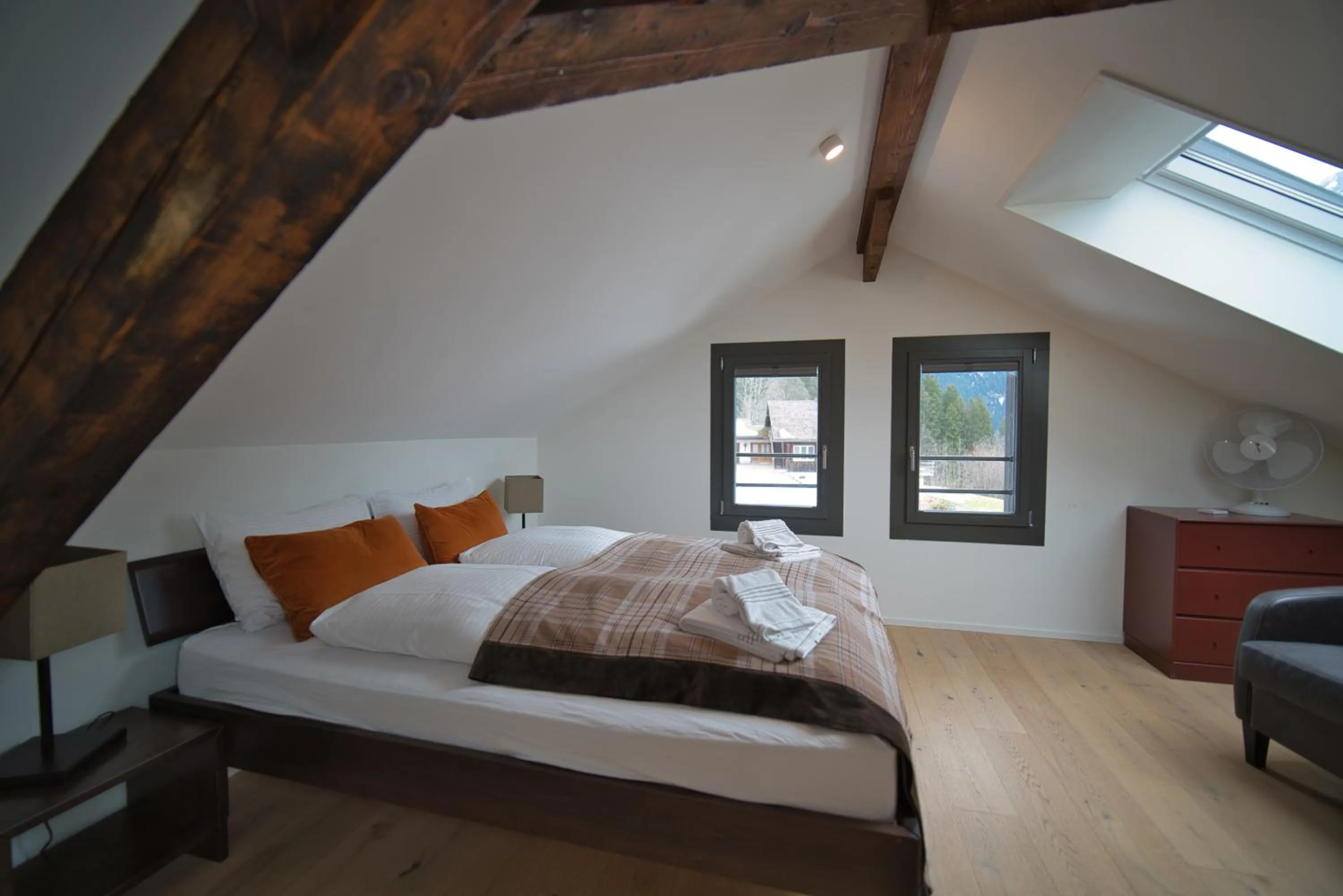 Bed in Eiger View Alpine Lodge