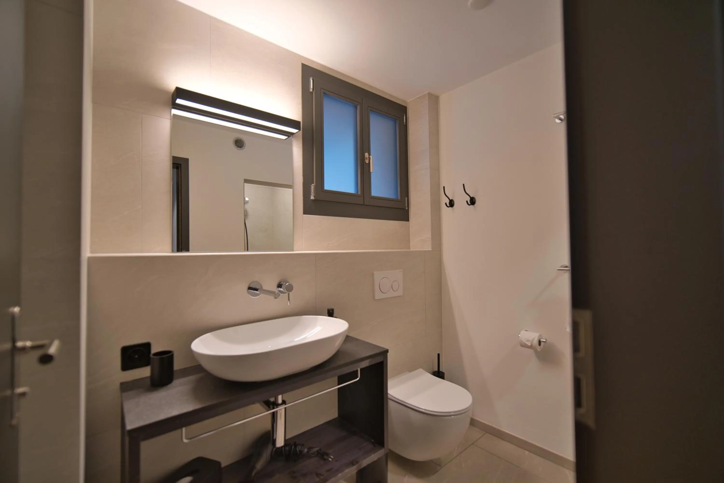 Shower in Eiger View Alpine Lodge