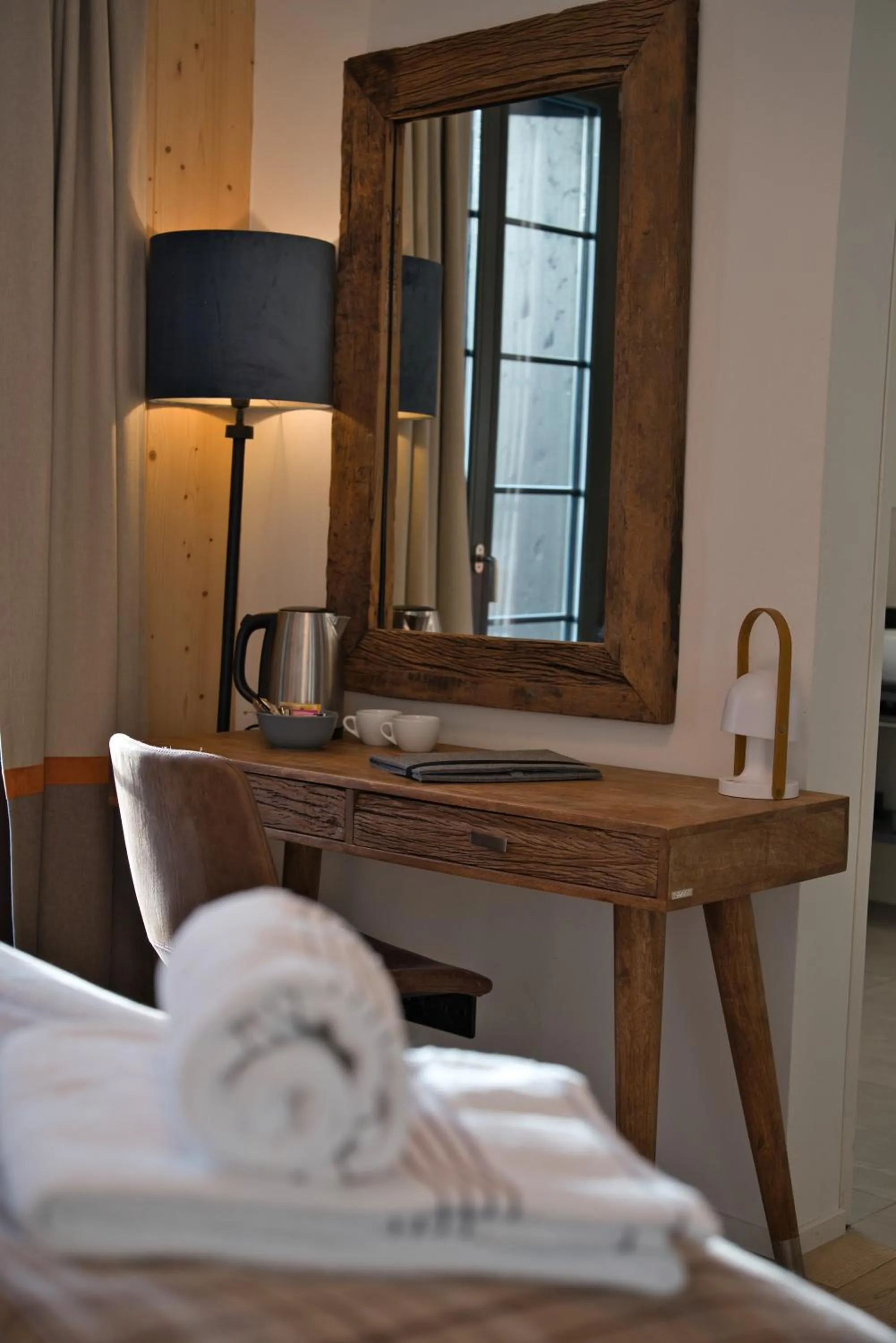 Bed in Eiger View Alpine Lodge