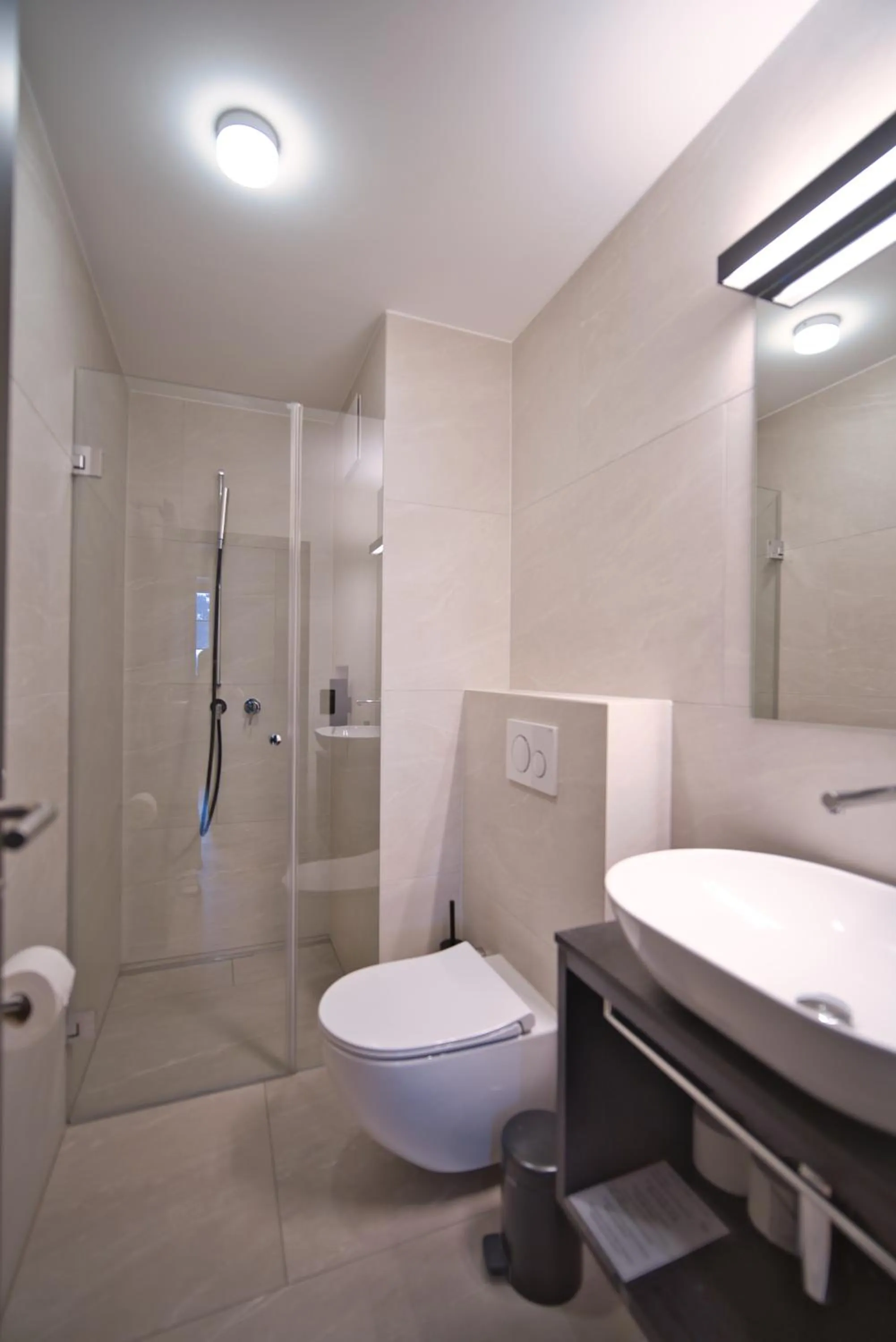 Shower in Eiger View Alpine Lodge