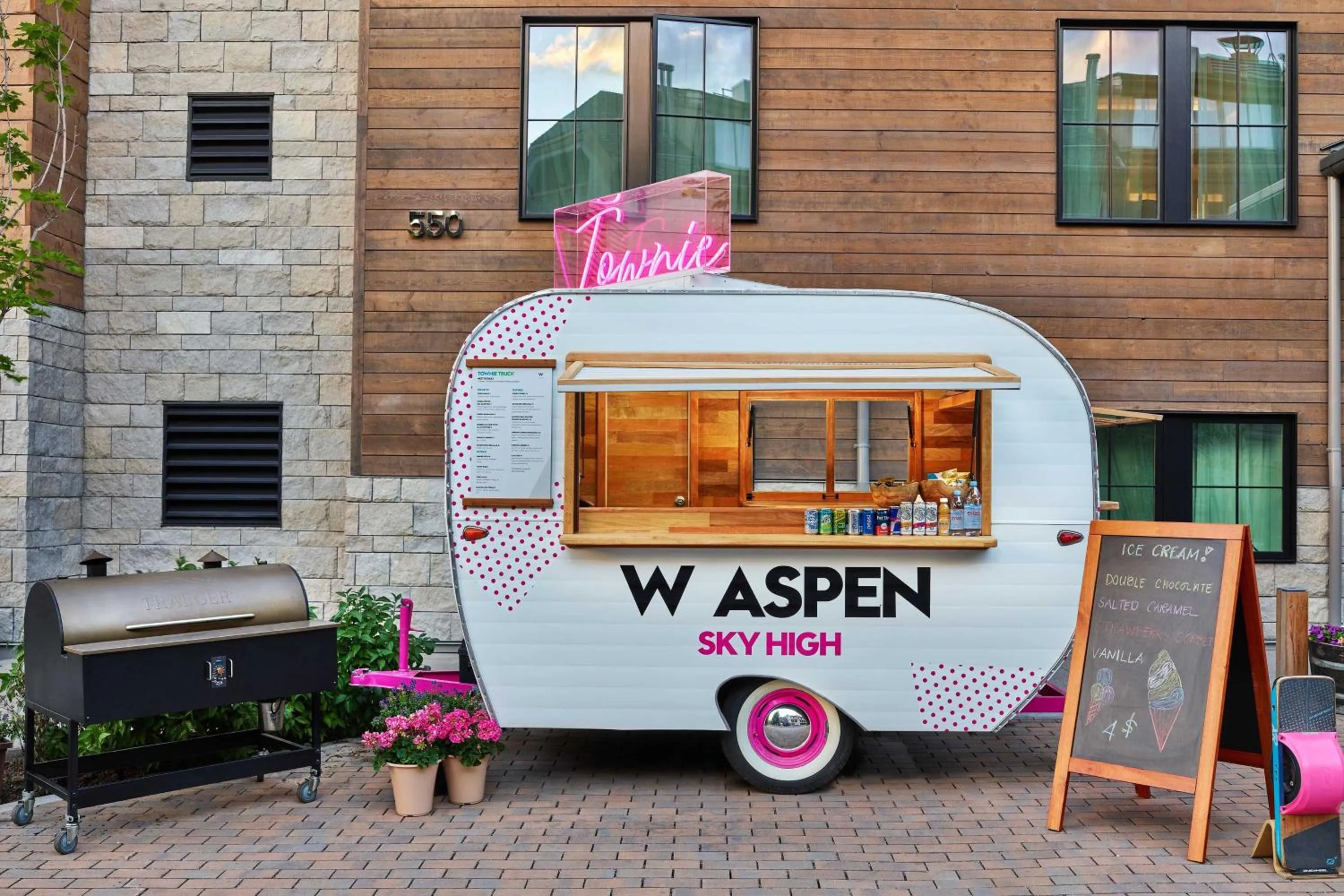 Restaurant/places to eat in The Sky Residences at W Aspen