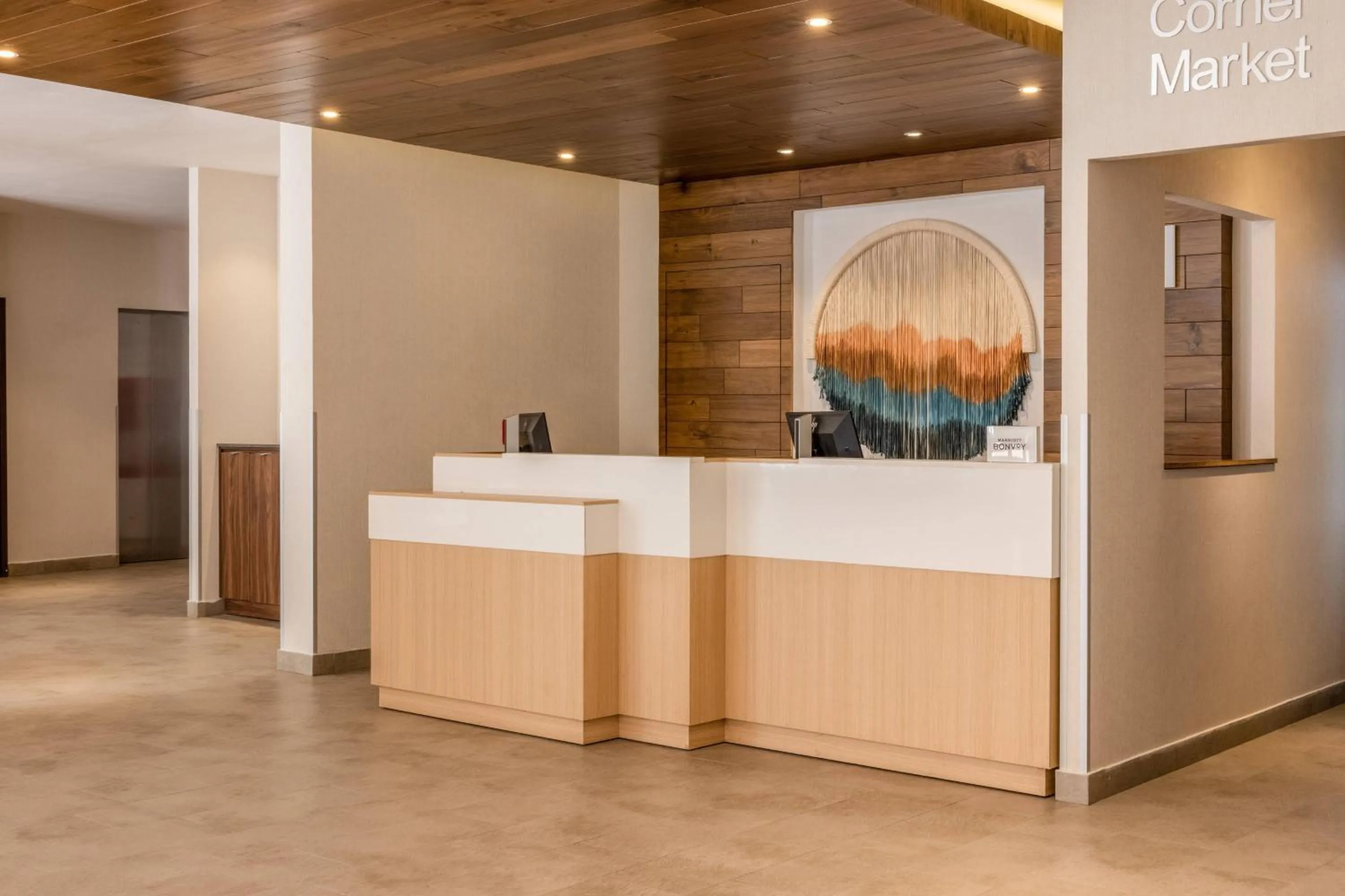 Lobby or reception in Fairfield by Marriott Inn & Suites Cancun Downtown