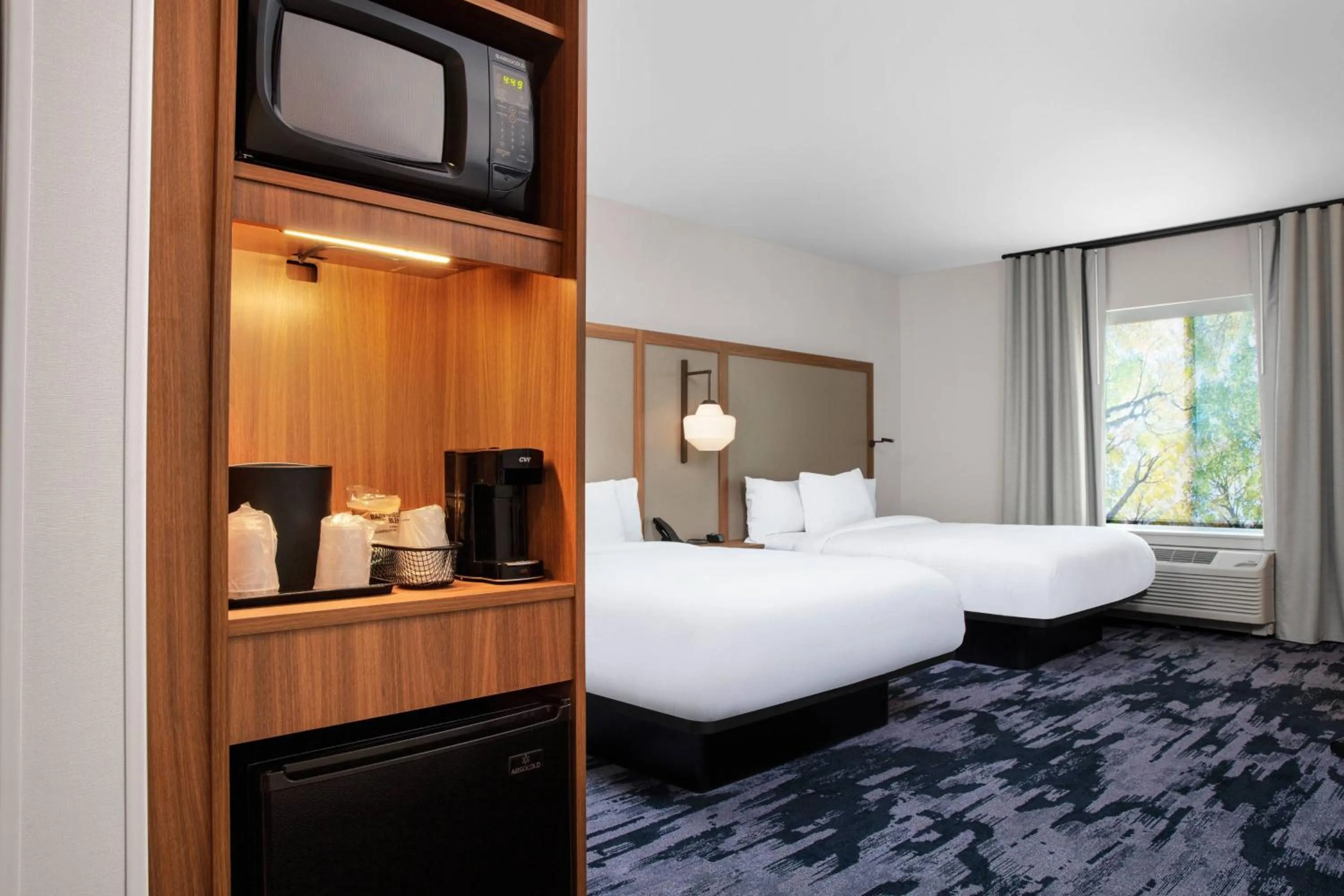 Photo of the whole room, Bed in Fairfield by Marriott Inn & Suites Lebanon Near Expo Center