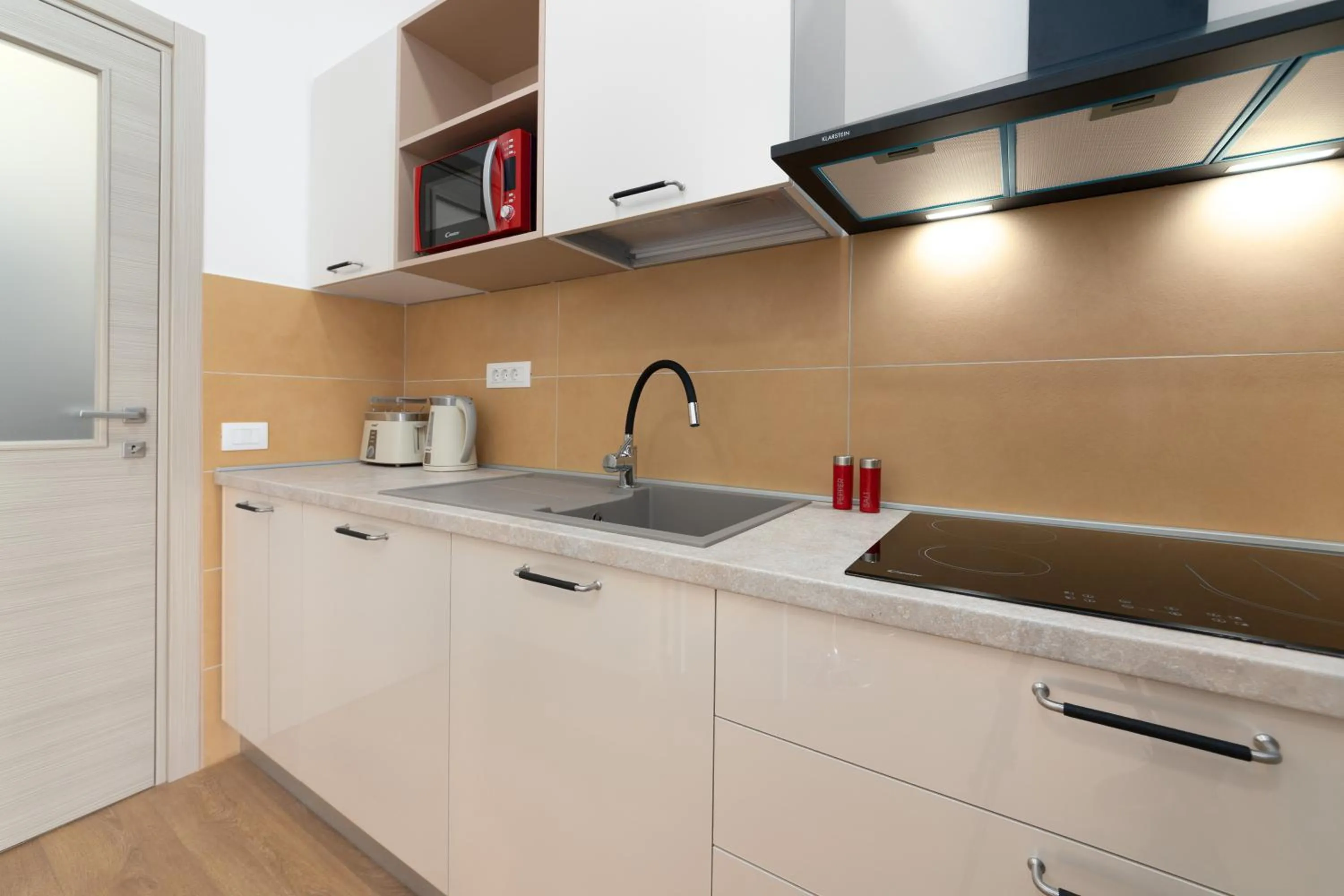 Communal kitchen in Polesana Rooms