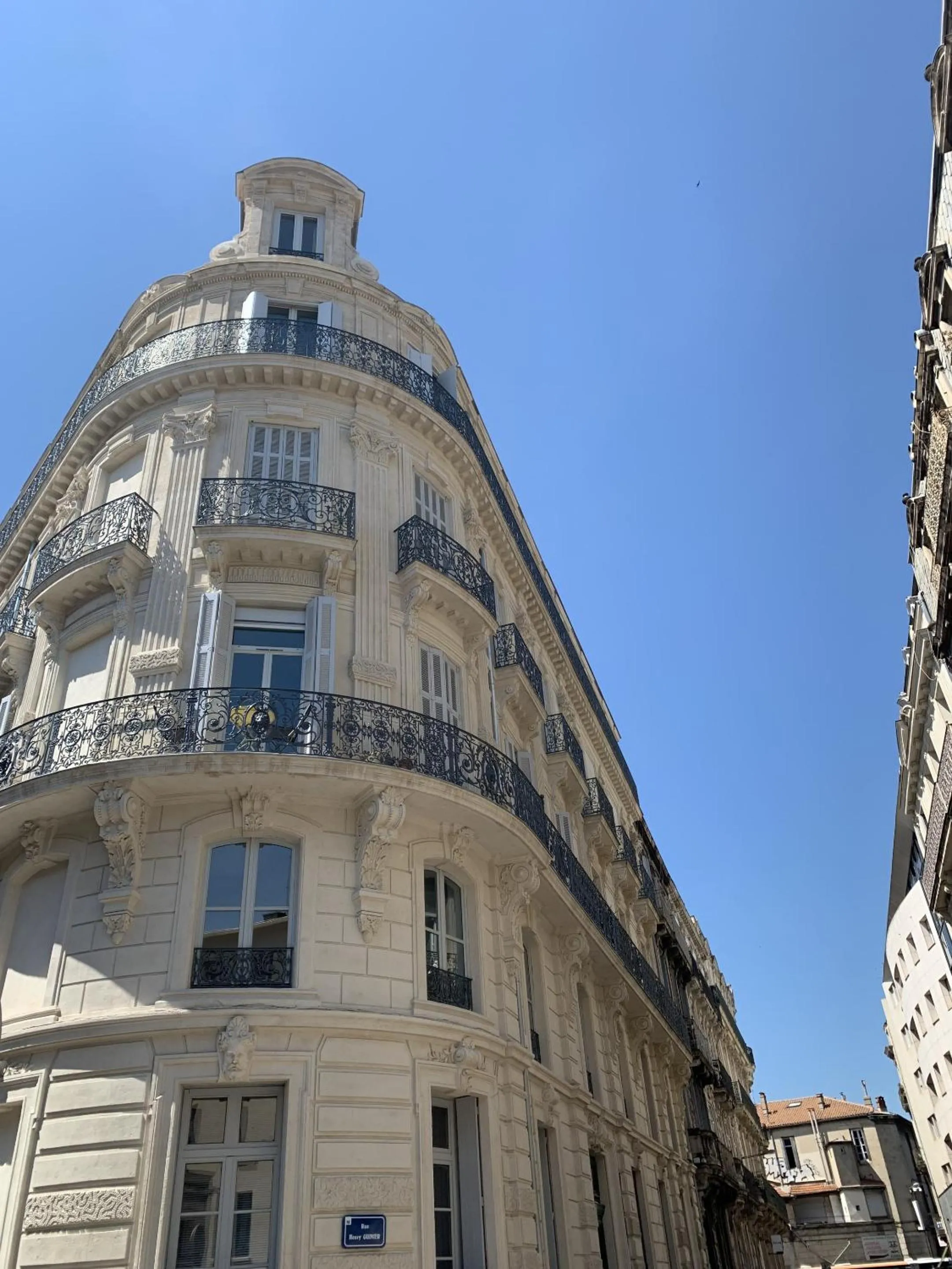 Property building in Casa Roma Montpellier Bed&Breakfast chambres d hôte