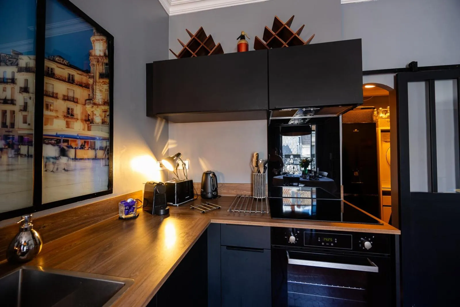 kitchen in Casa Roma Montpellier Bed&Breakfast chambres d hôte