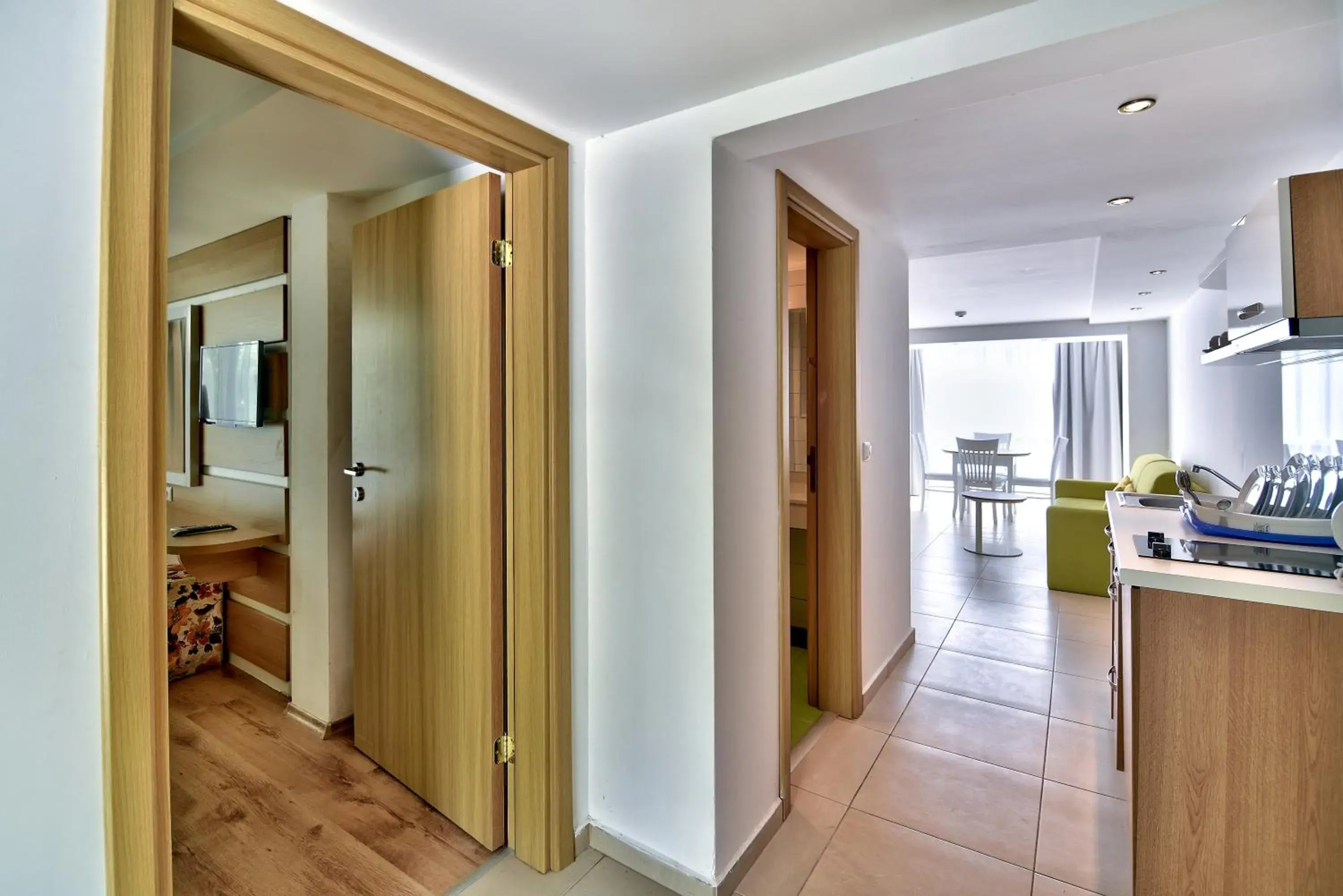 One-Bedroom Apartment ( 4 Adults + 1 Child) - Free Parking in Hotel Forest Beach One-Bedroom Apartment ( 4 Adults + 1 Child) - Free Parking in Hotel Forest Beach