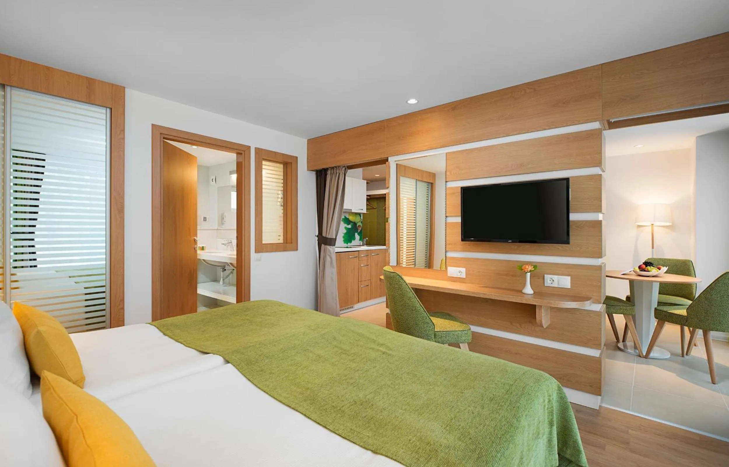 Shower in Hotel Forest Beach